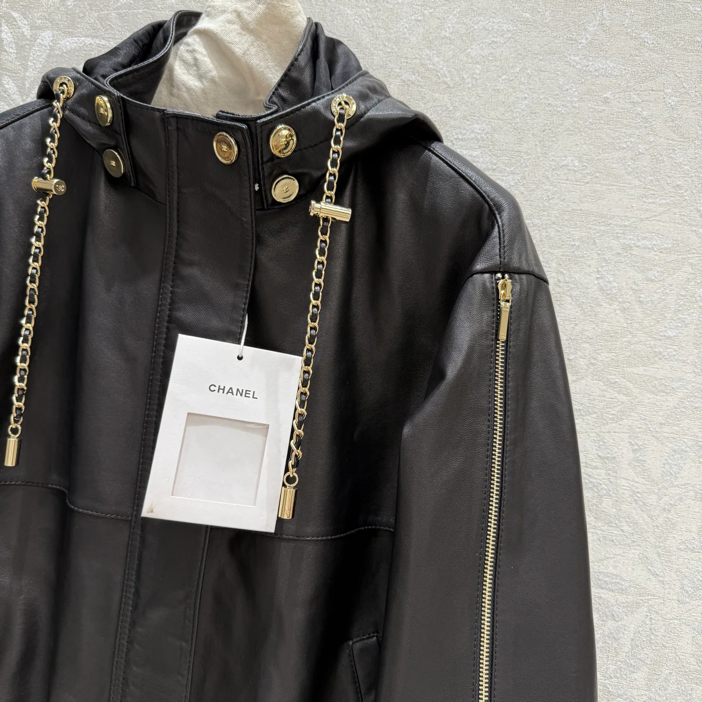 Кожаные Куртки И Дублёнки Женские Chanel 18172608