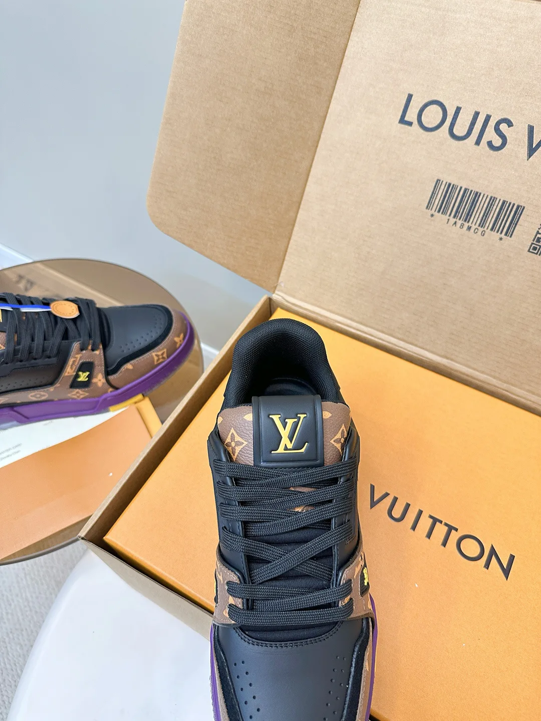 Кроссовки Женские Louis Vuitton 11778730