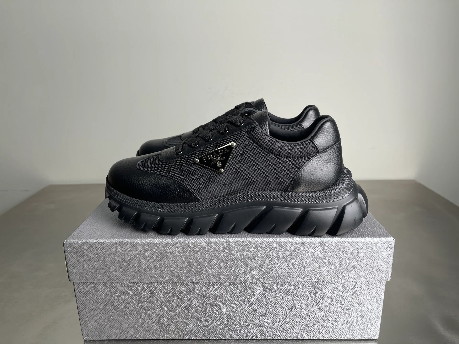 Кроссовки Мужские Prada 5058284