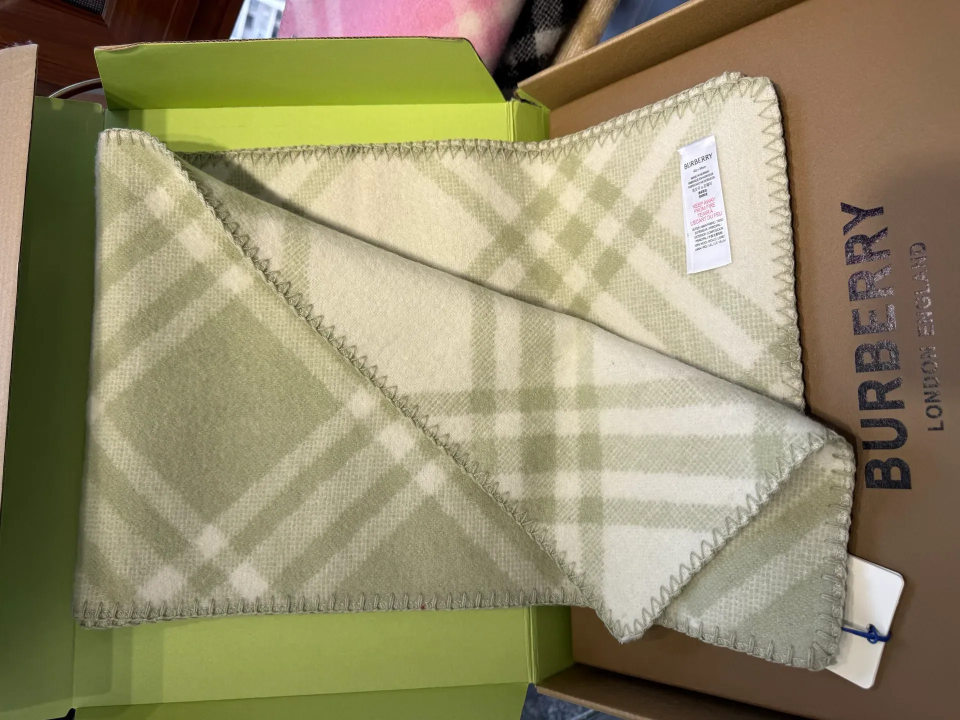 Шарфы Burberry 3874284