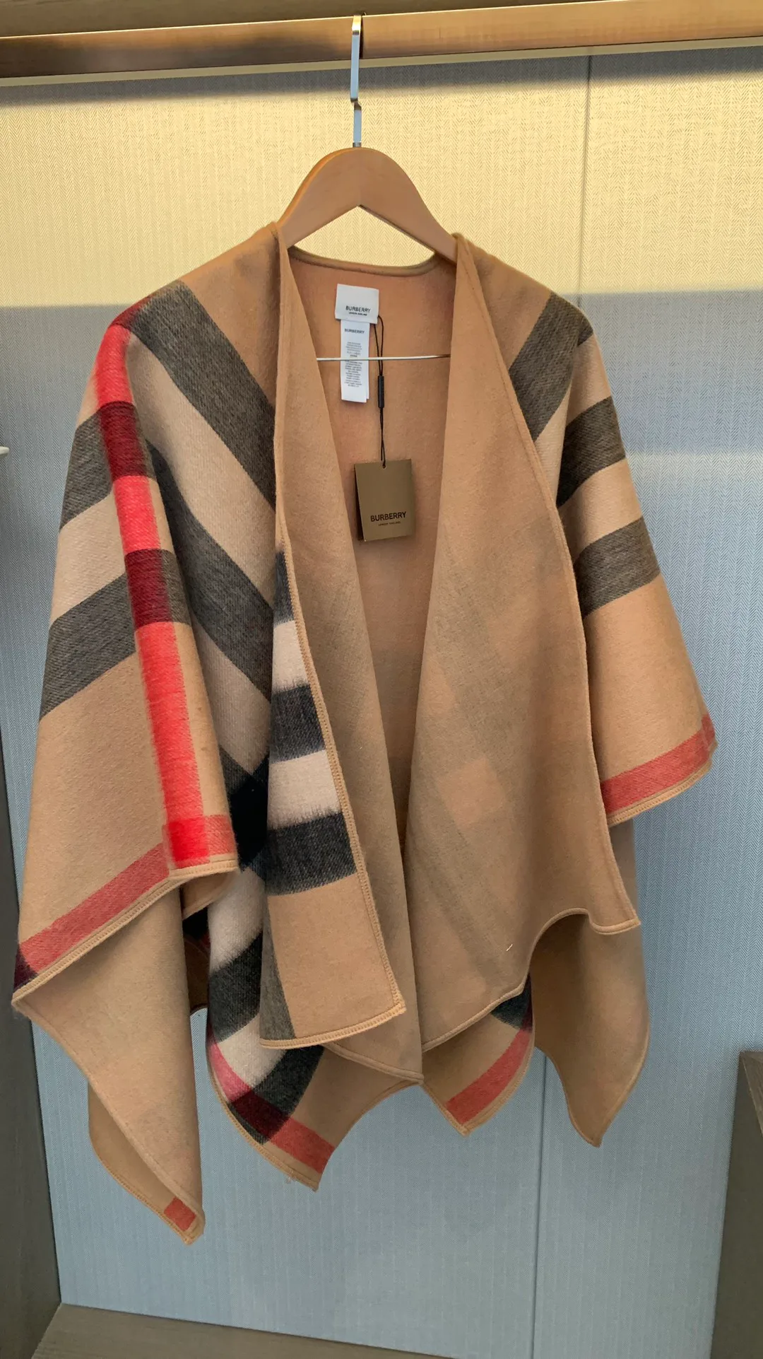 Пальто Женские Burberry 18105585
