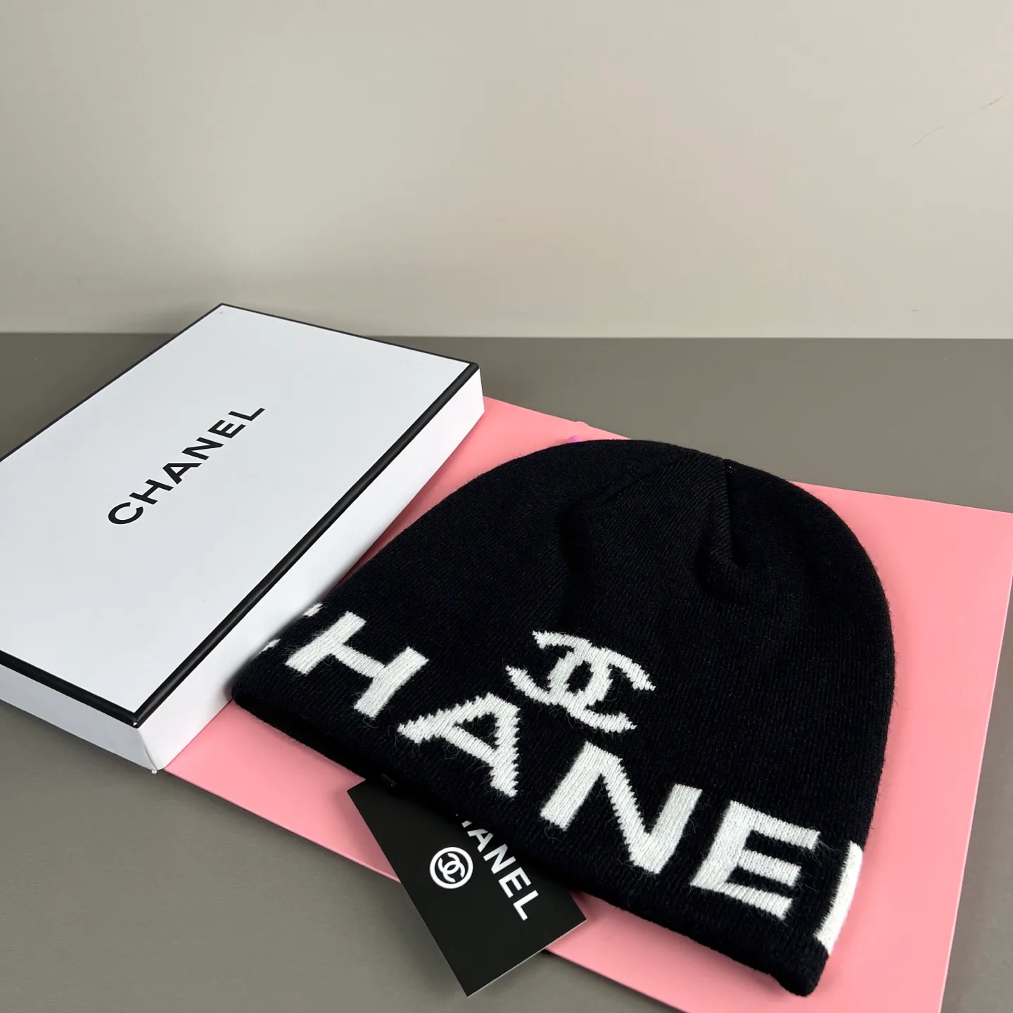 Головные Уборы Chanel 18093225