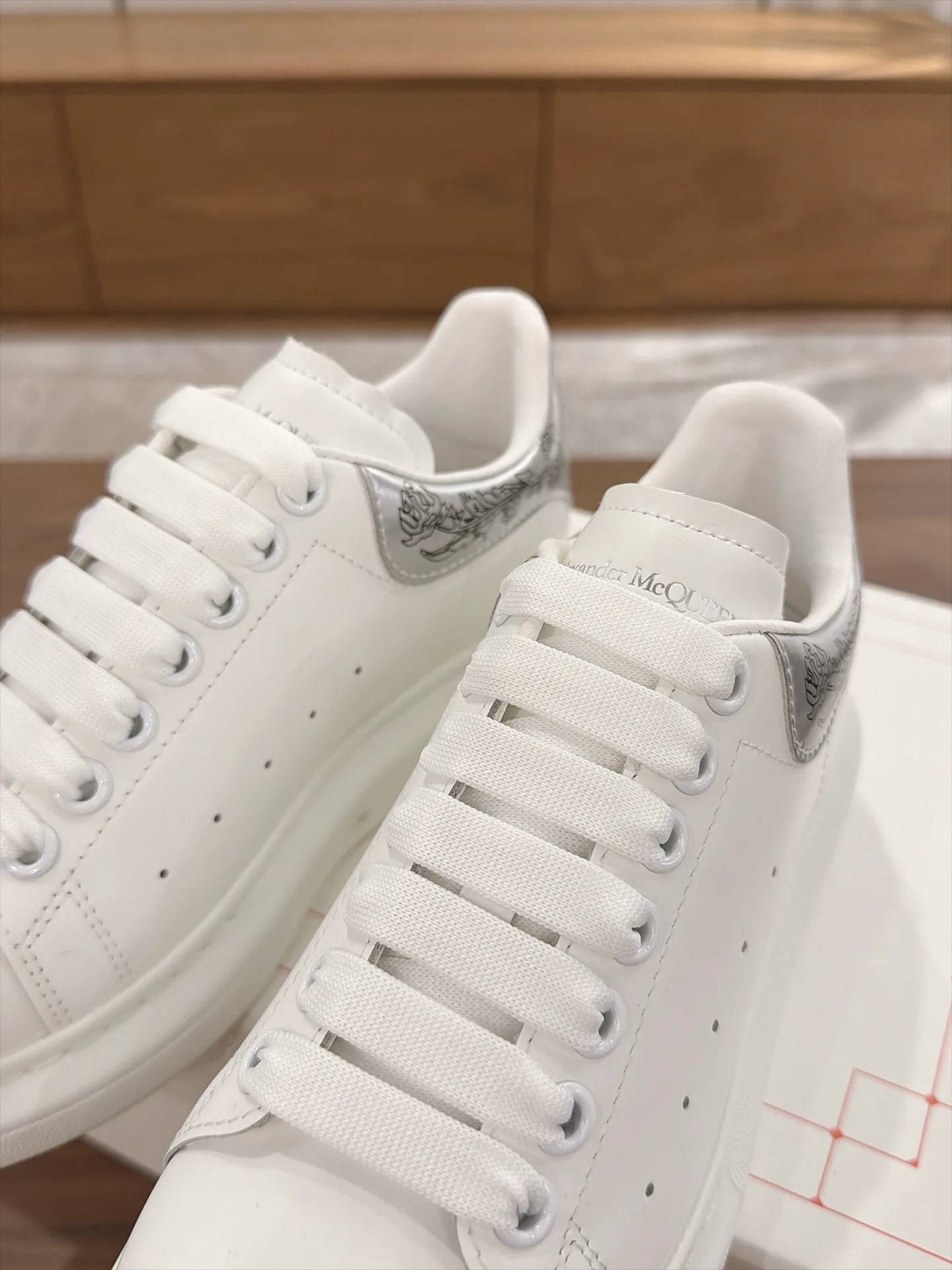 Кроссовки Женские Alexander Mcqueen 18219644