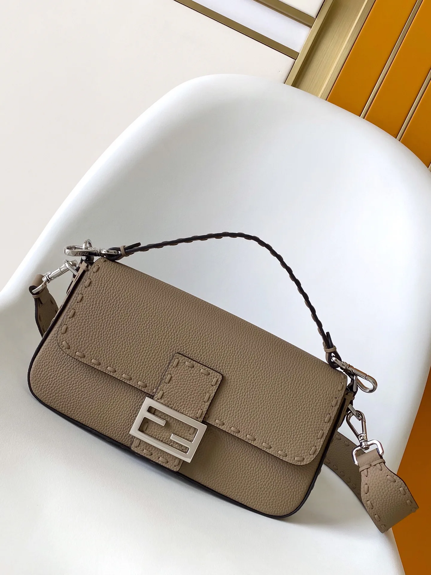 Классические Сумки Женские Fendi 12718239
