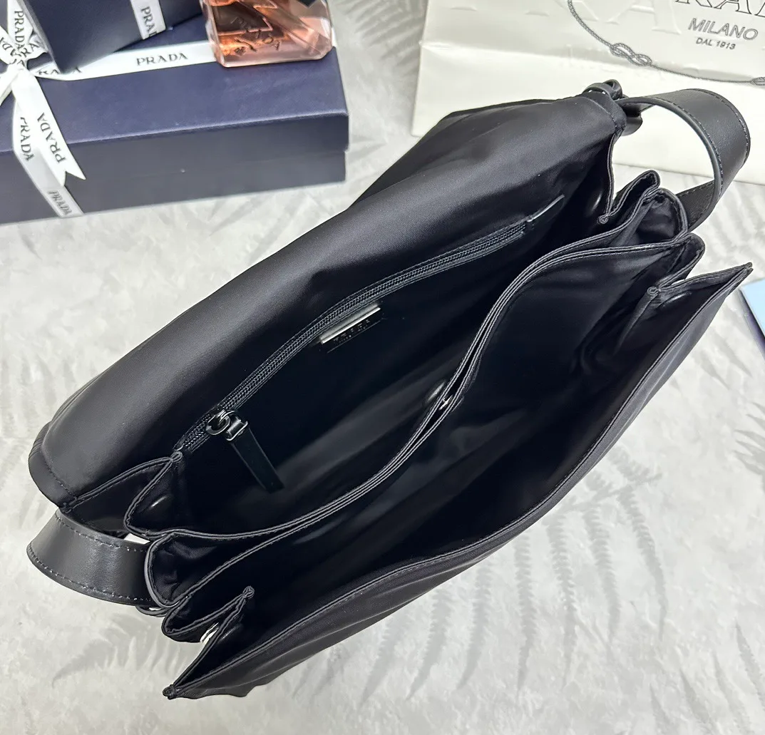 Сумки На Ремне Женские Prada 11682087