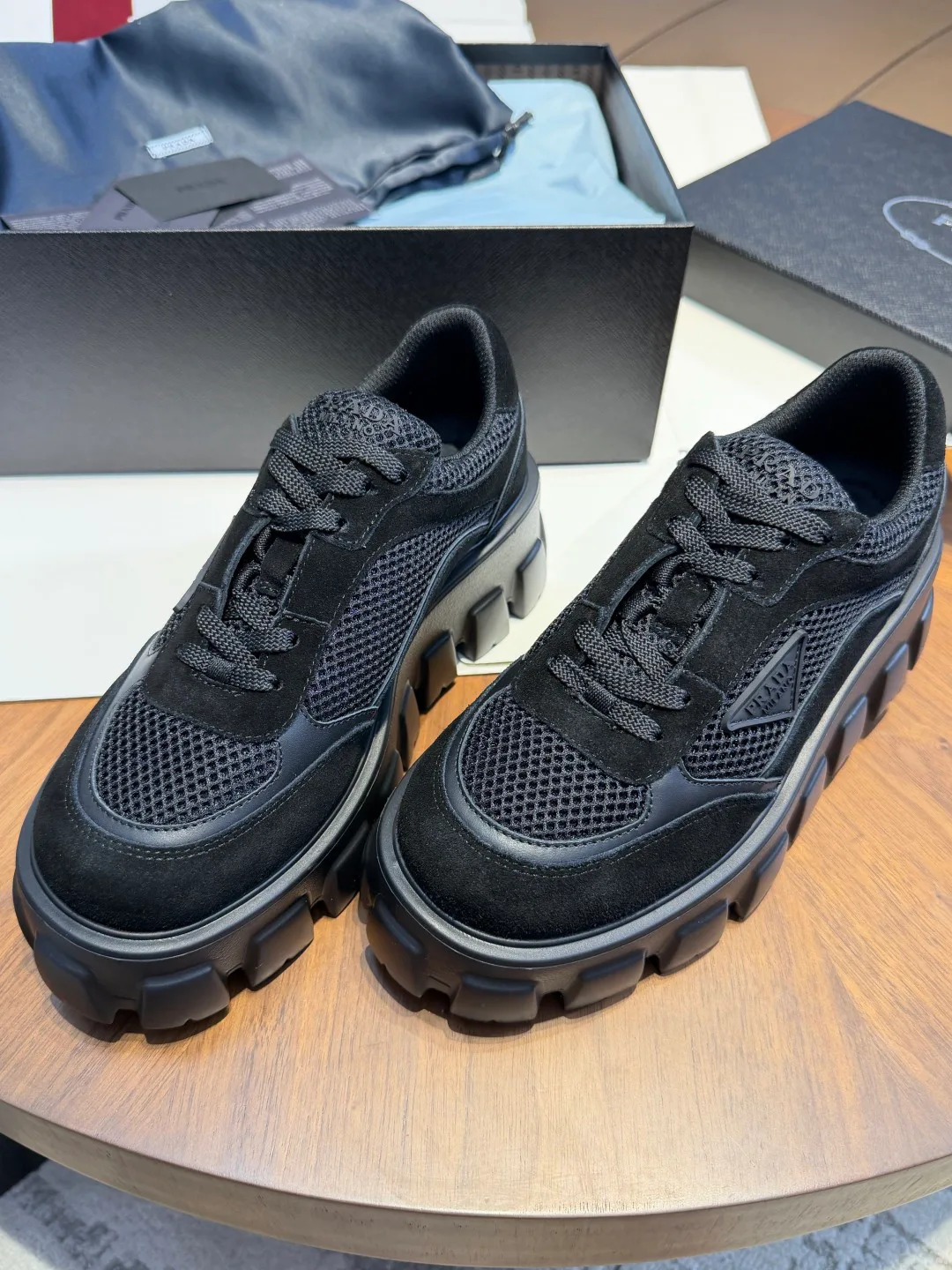 Кроссовки Женские Prada 18750284