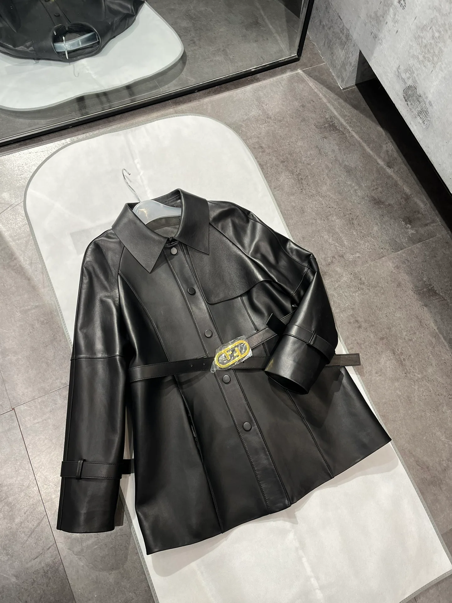 Кожаные Куртки И Дублёнки Мужские Fendi 10088537