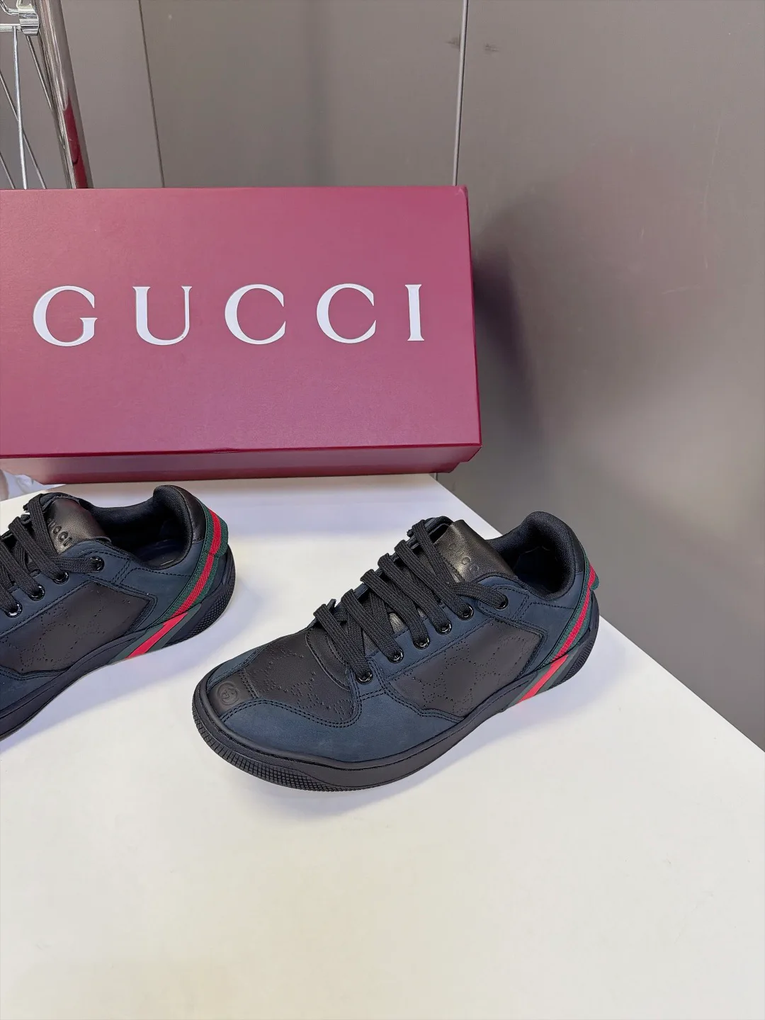 Кроссовки Женские Gucci 18294424
