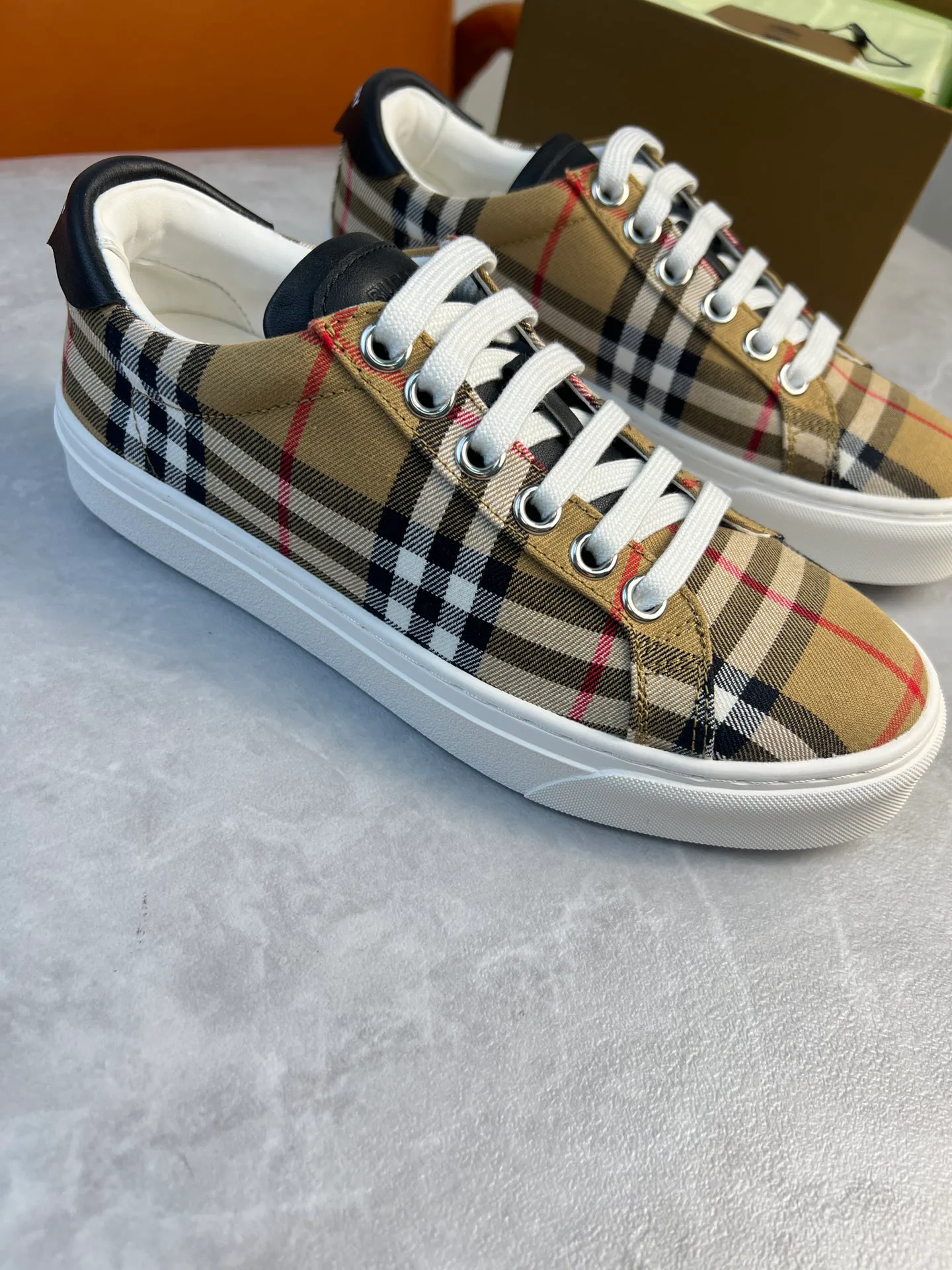 Кроссовки Женские Burberry 5911808