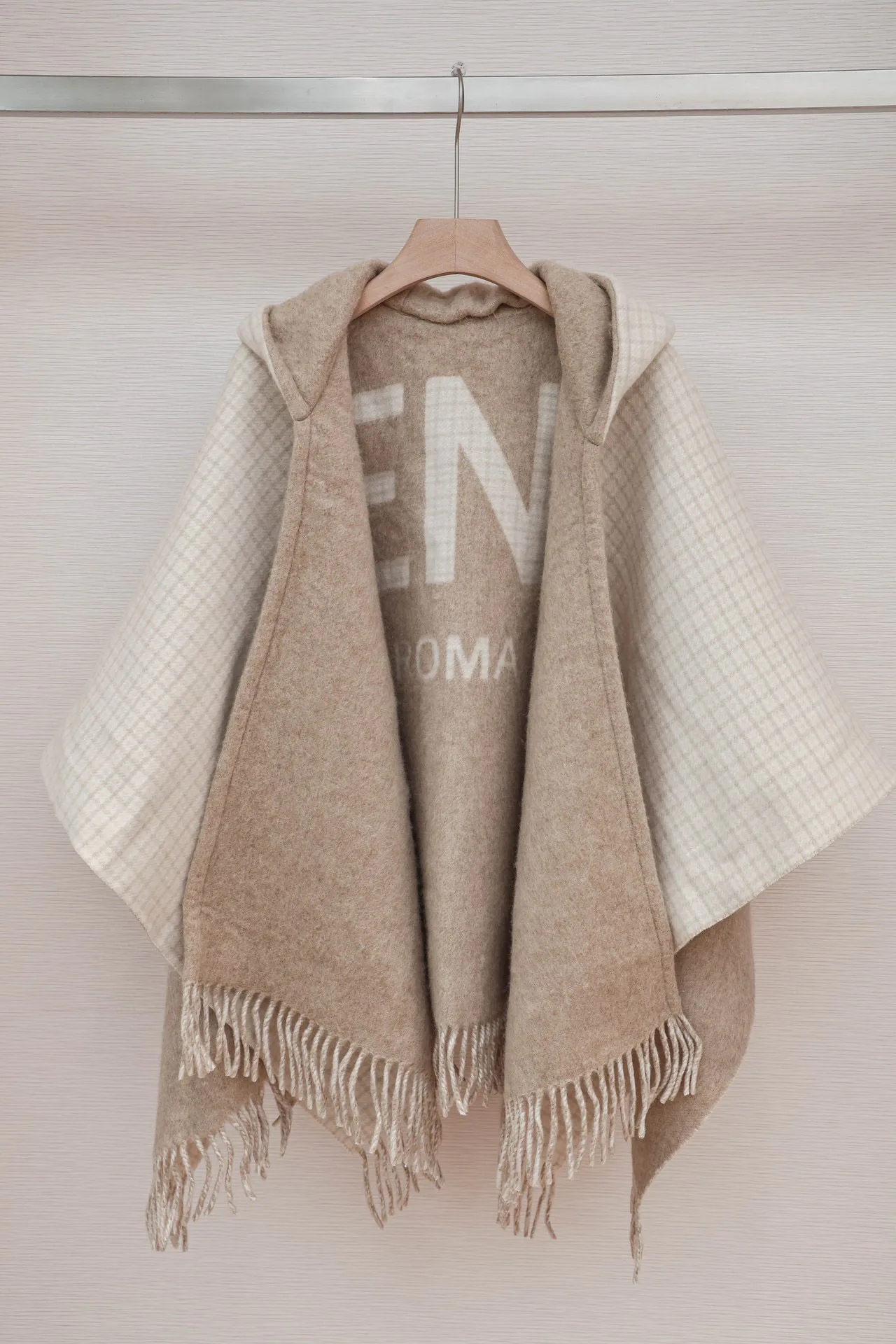 Шарфы Женские Fendi 185672