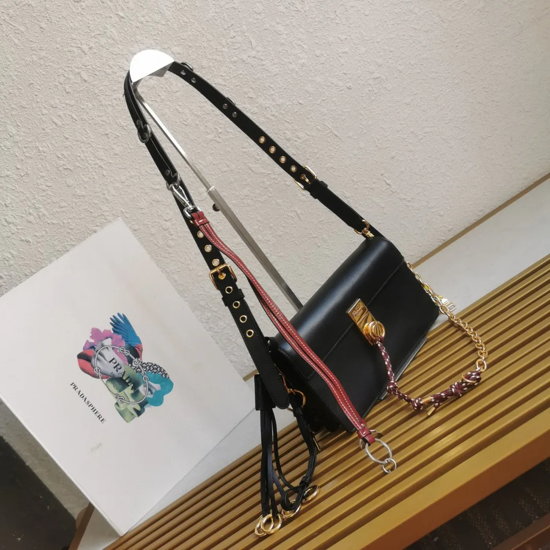 Классические Сумки Женские Prada 11565743