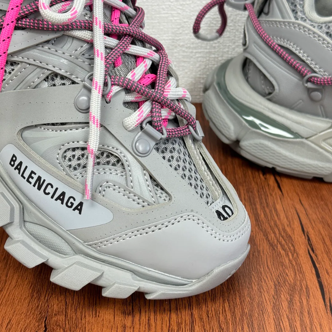Кроссовки Женские Balenciaga 13216469