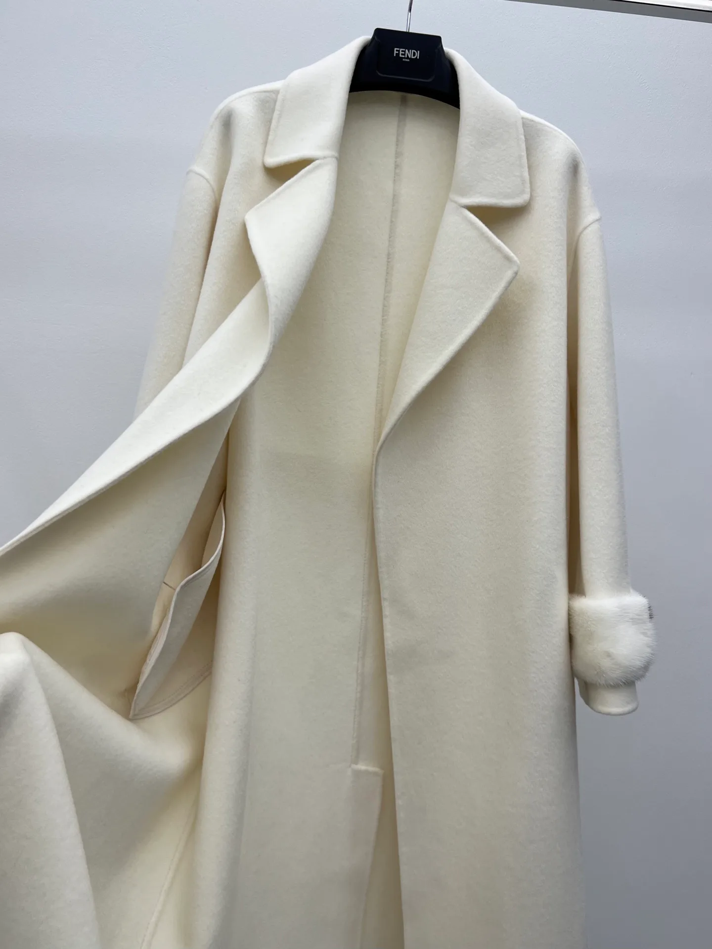 Пальто Женские Fendi 19412136