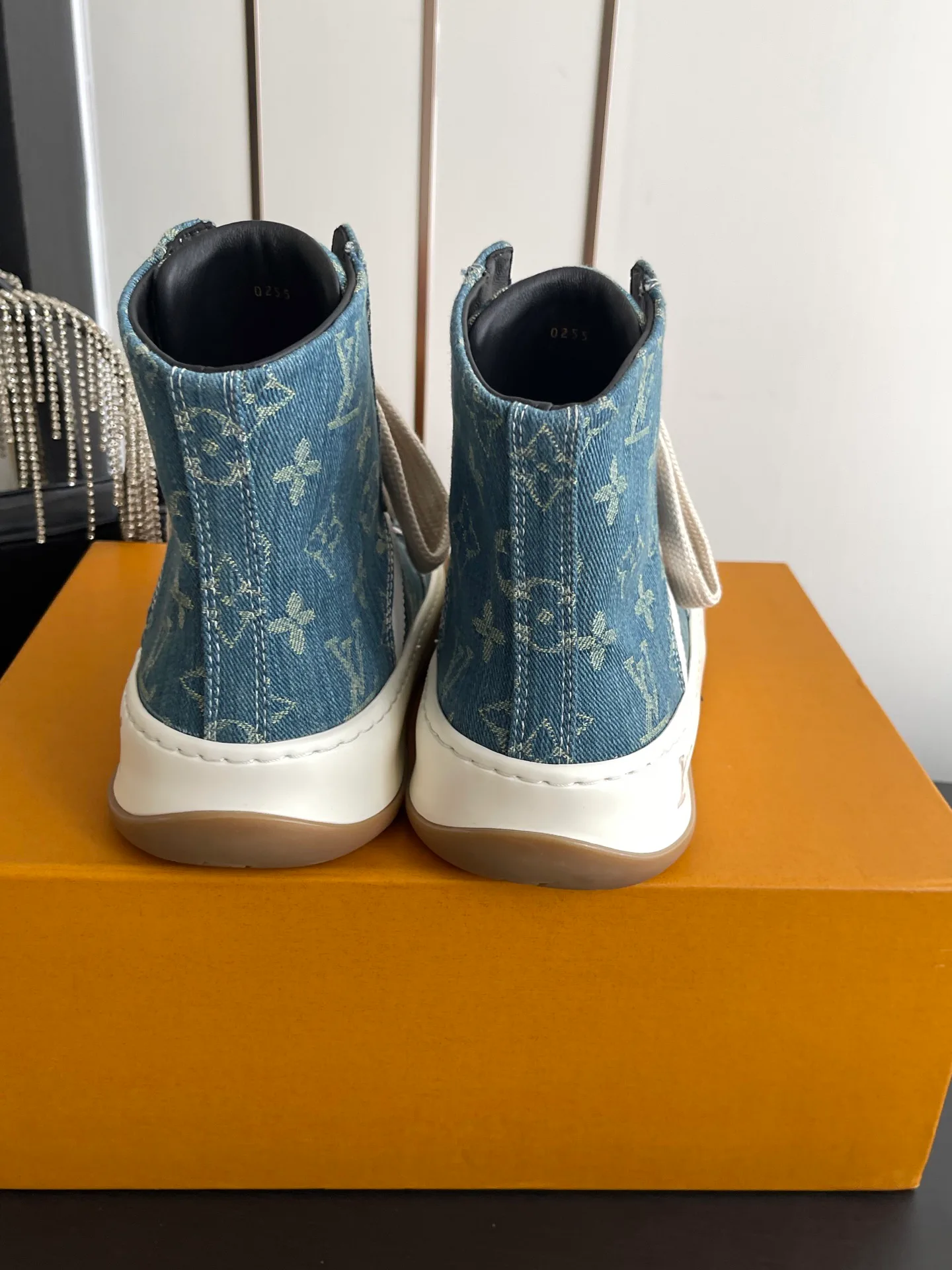Кроссовки Женские Louis Vuitton 17673242