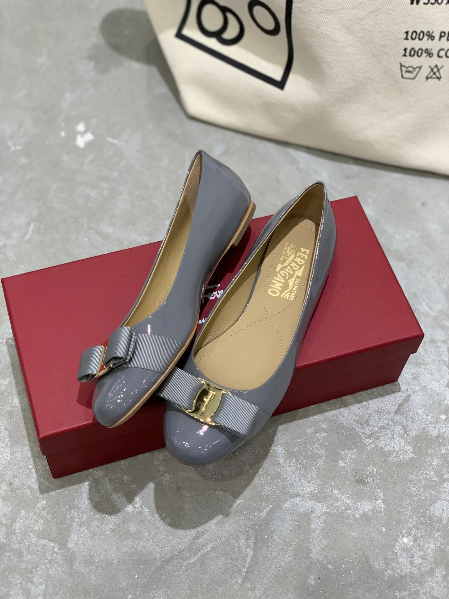 Балетки Женские Salvatore Ferragamo 18340640