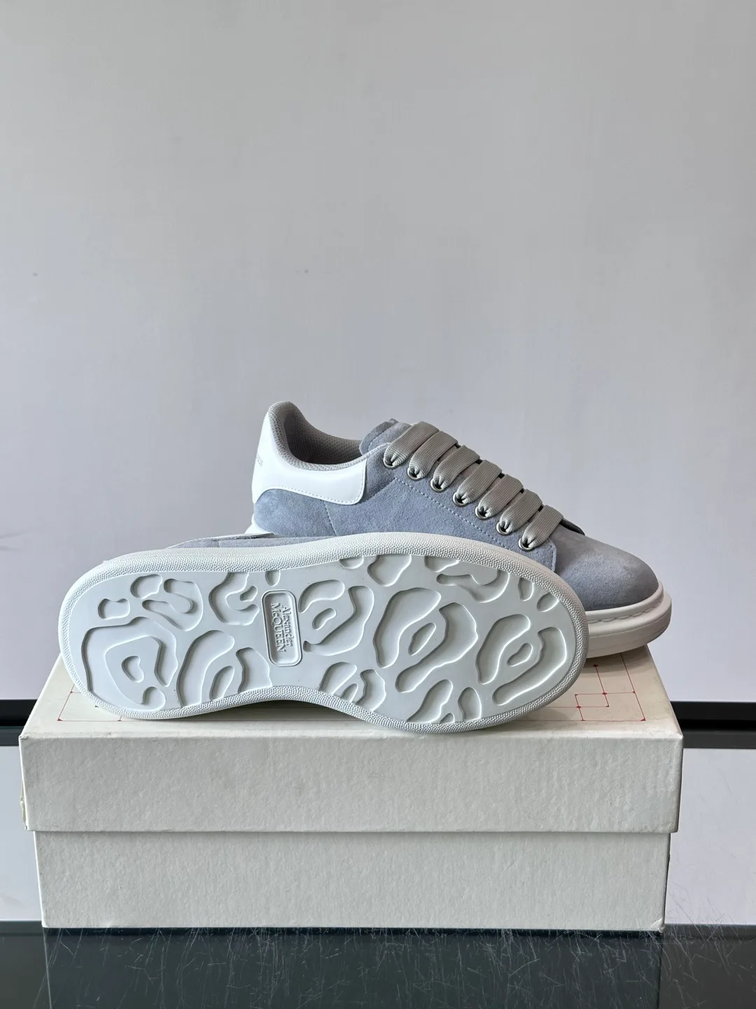 Кроссовки Женские Alexander Mcqueen 17447546