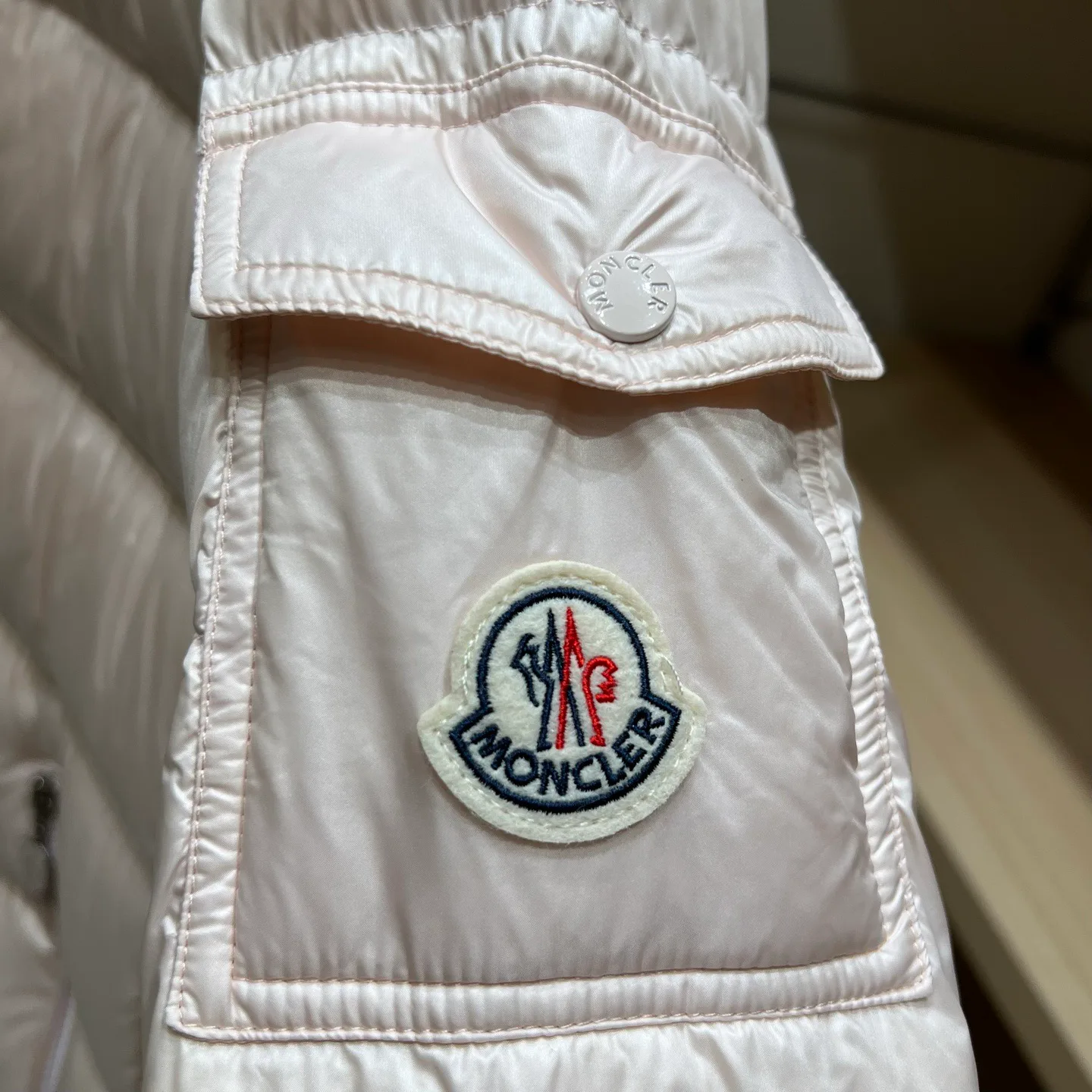 Куртки И Пуховики Женские Moncler 18032038