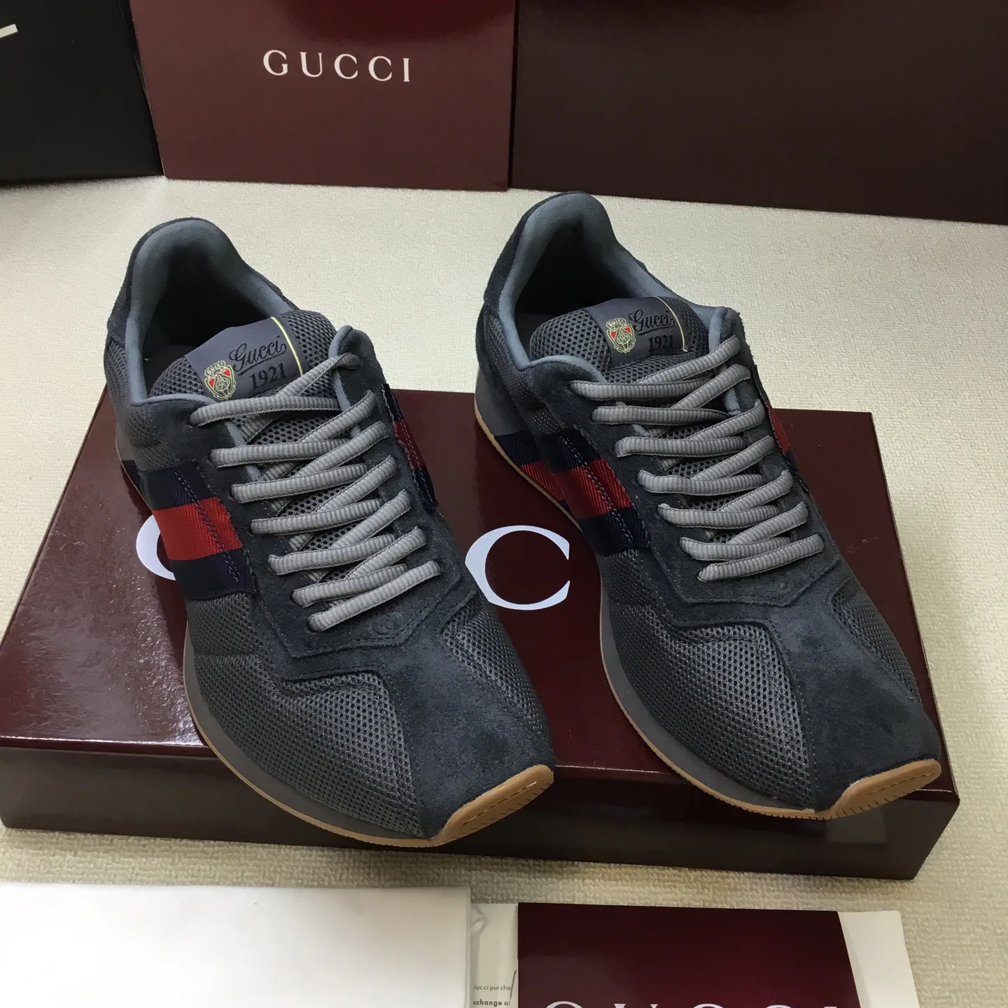 Кроссовки Женские Gucci 18773886