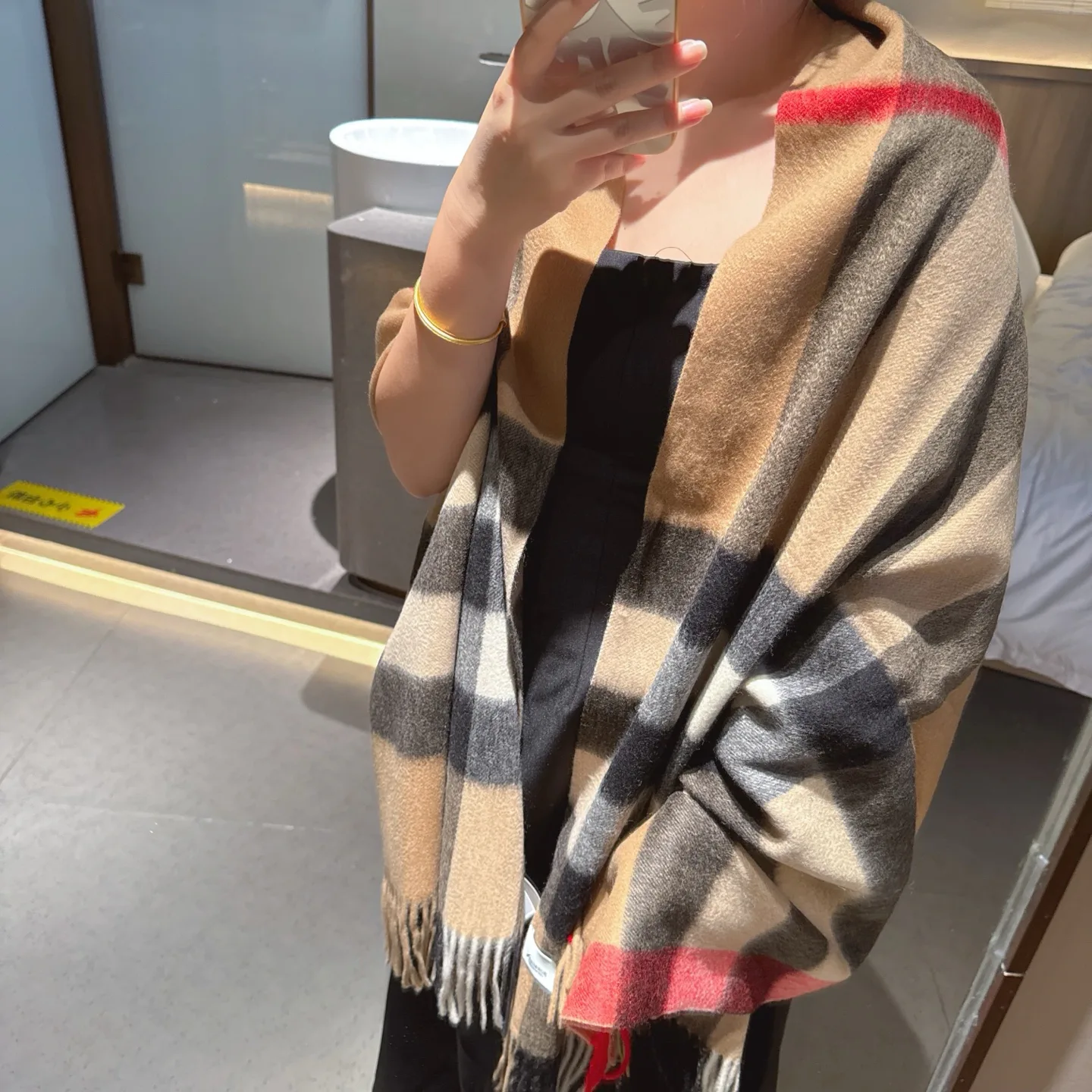 Шарфы Burberry 638036