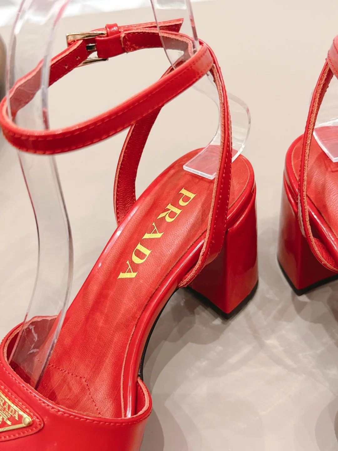 Босоножки Женские Prada 11014314