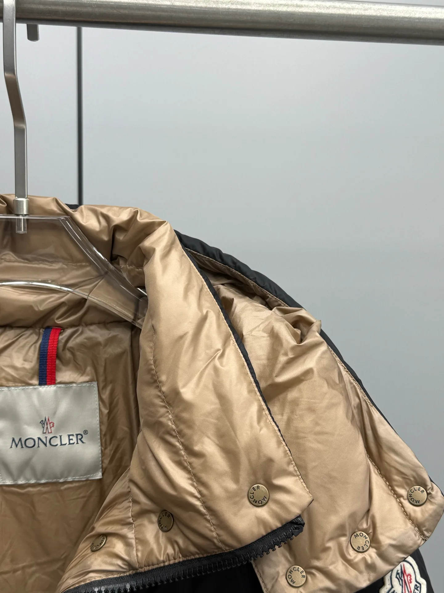 Куртки И Пуховики Женские Moncler 18326250