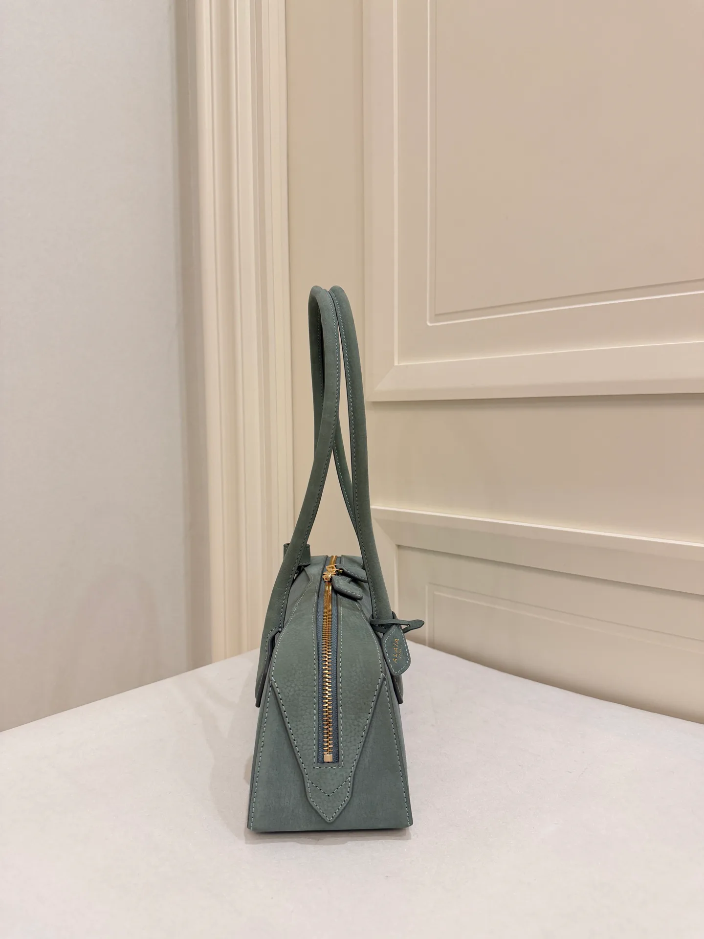 Классические Сумки Женские Alaia 9166492