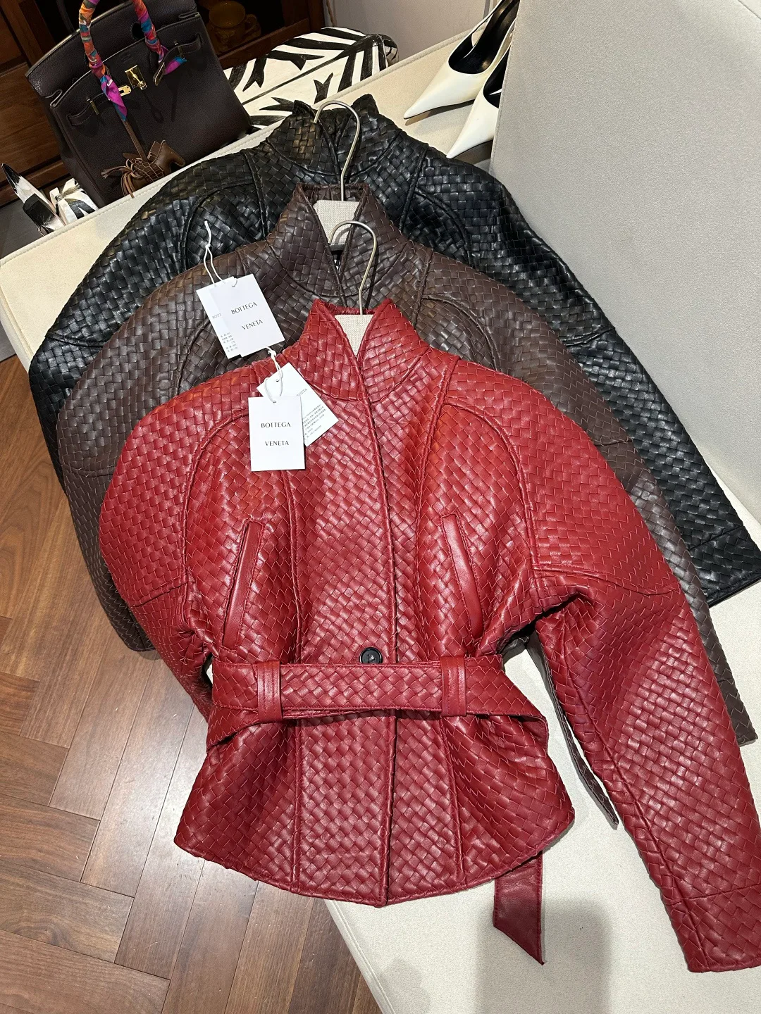 Кожаные Куртки И Дублёнки Женские Bottega Veneta 17598085