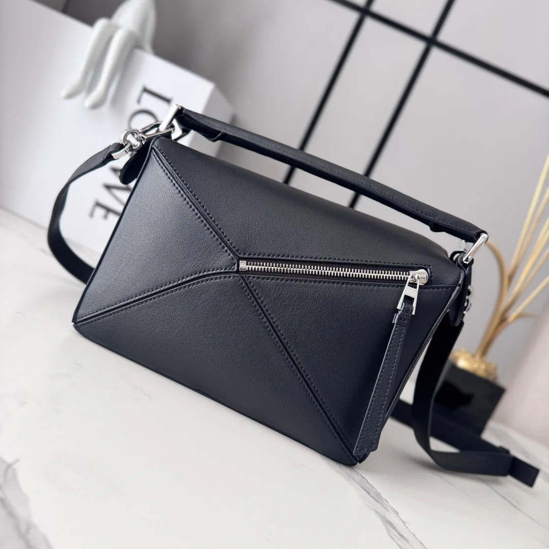 Классические Сумки Женские Loewe 13174368