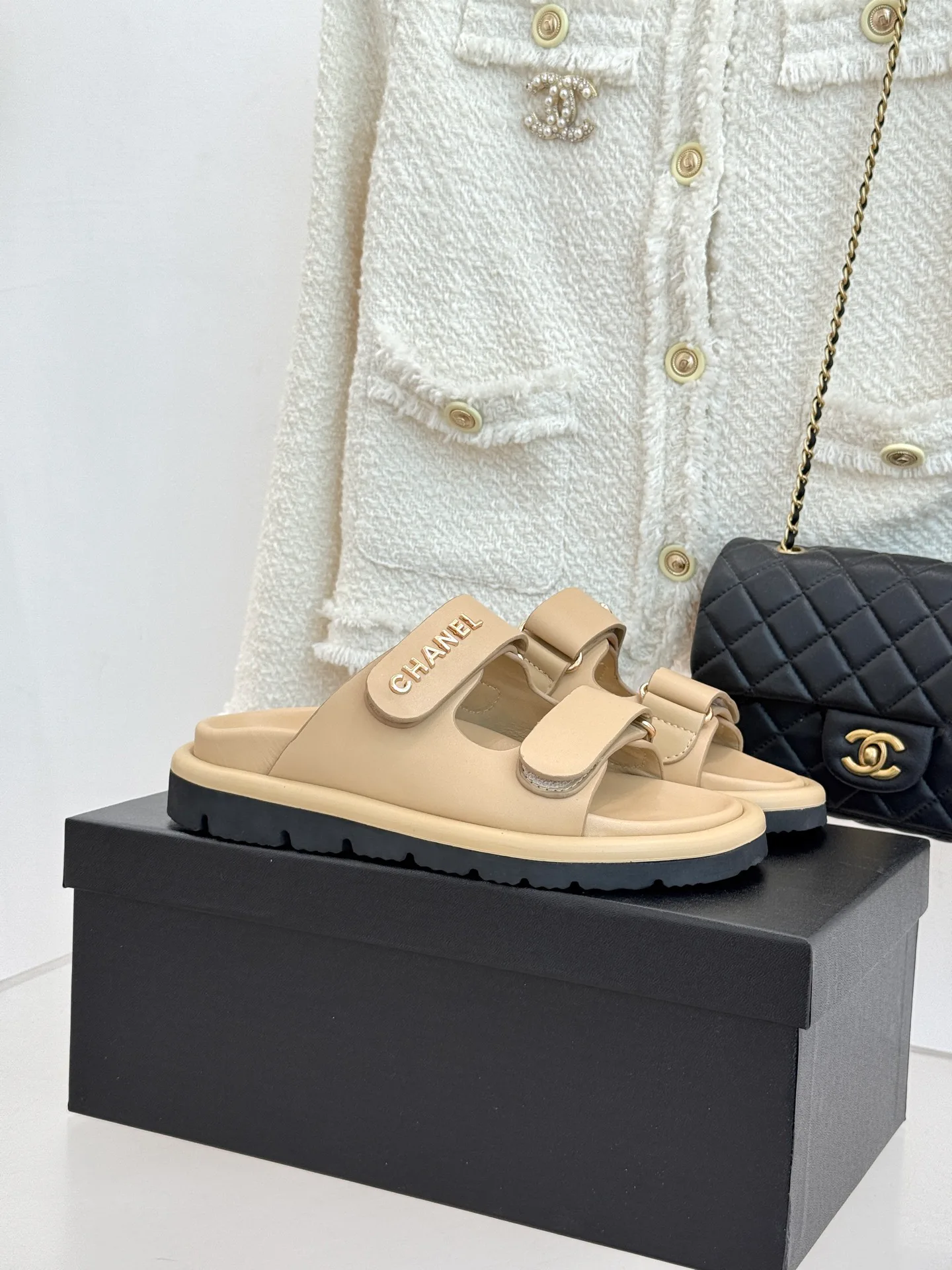 Шлепанцы Женские Chanel 11646700