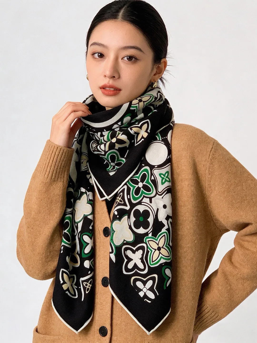 Шарфы Louis Vuitton 18574591