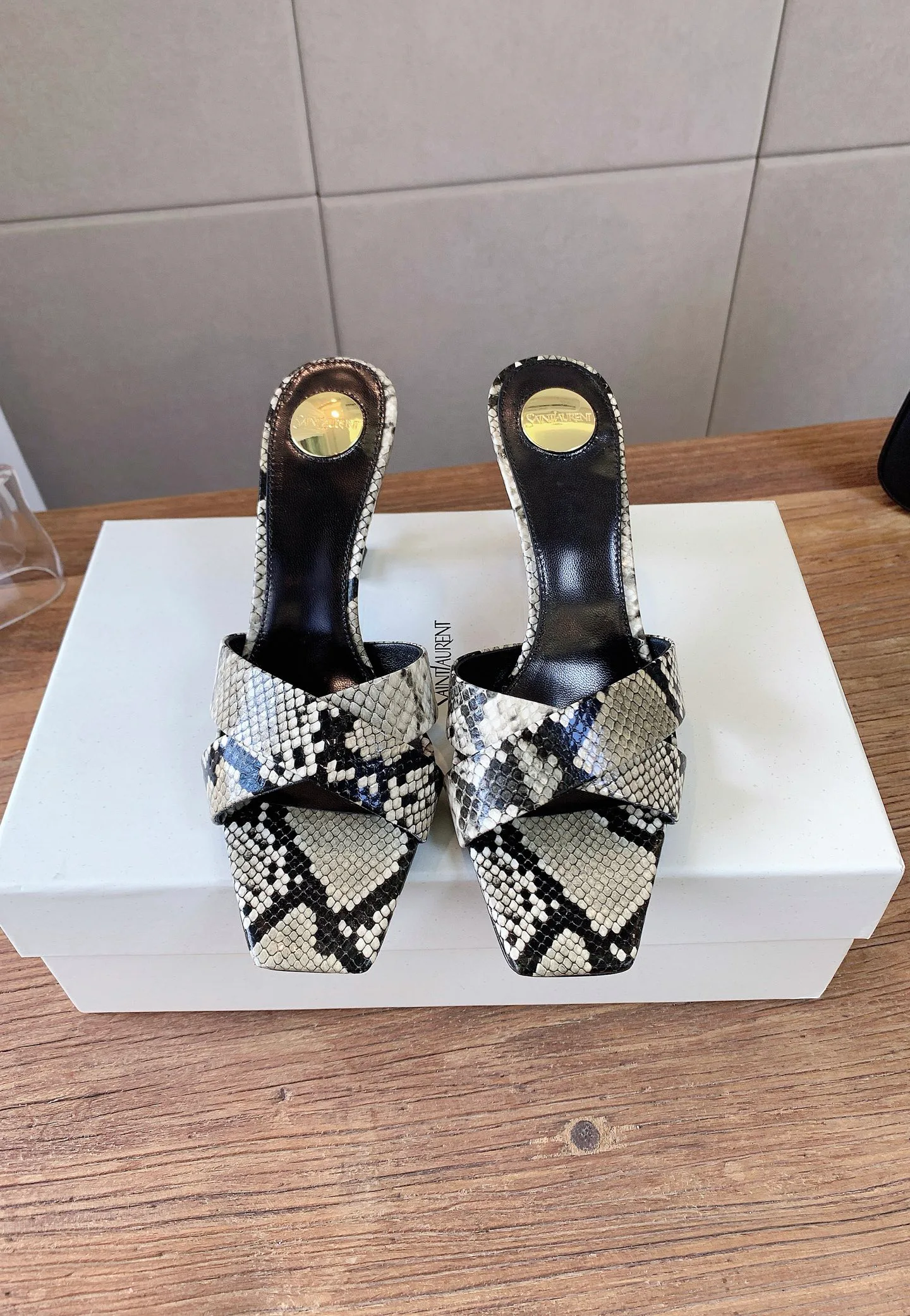 Босоножки Женские Saint Laurent 18466540