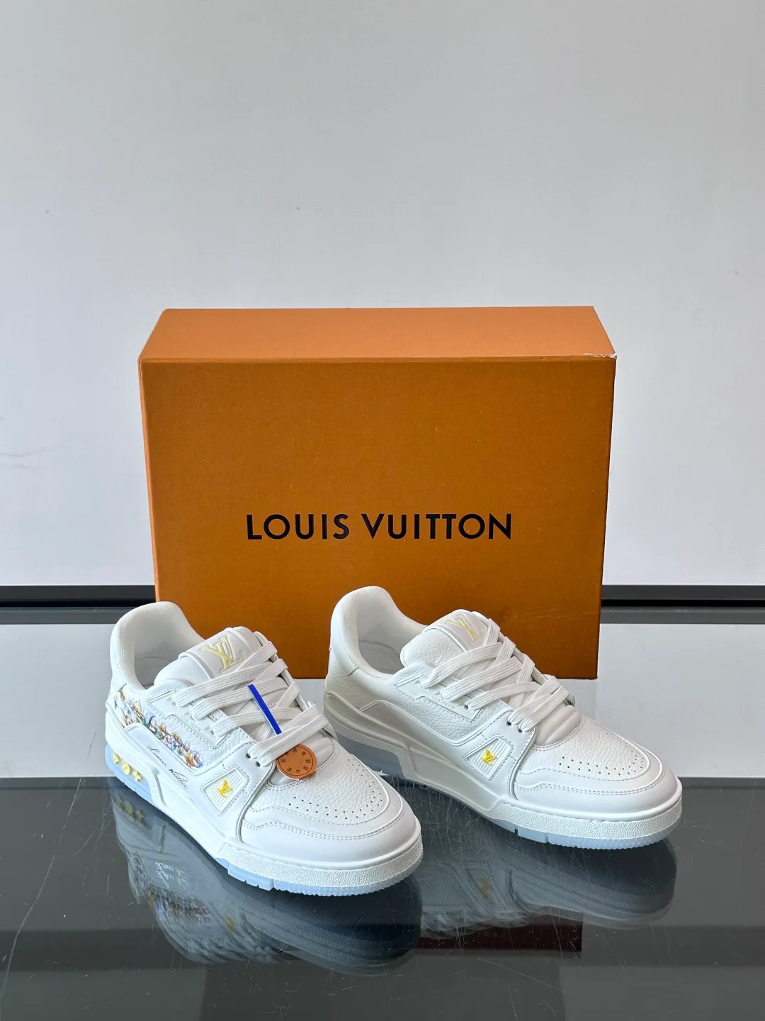 Кроссовки Женские Louis Vuitton 17588568