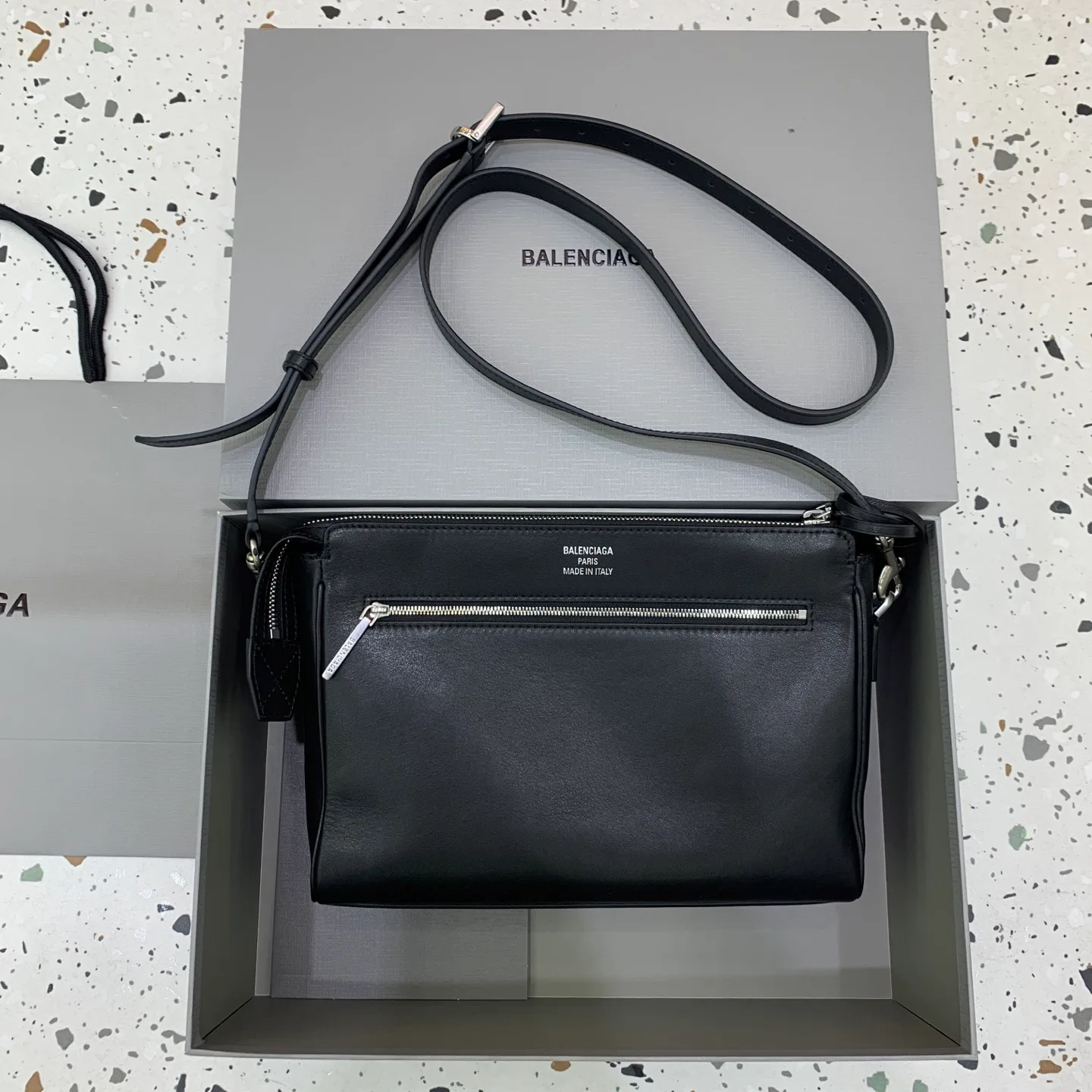 Сумки На Ремне Женские Balenciaga 11305280