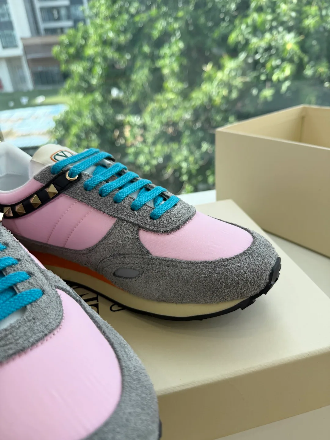 Кроссовки Женские Valentino 18053443
