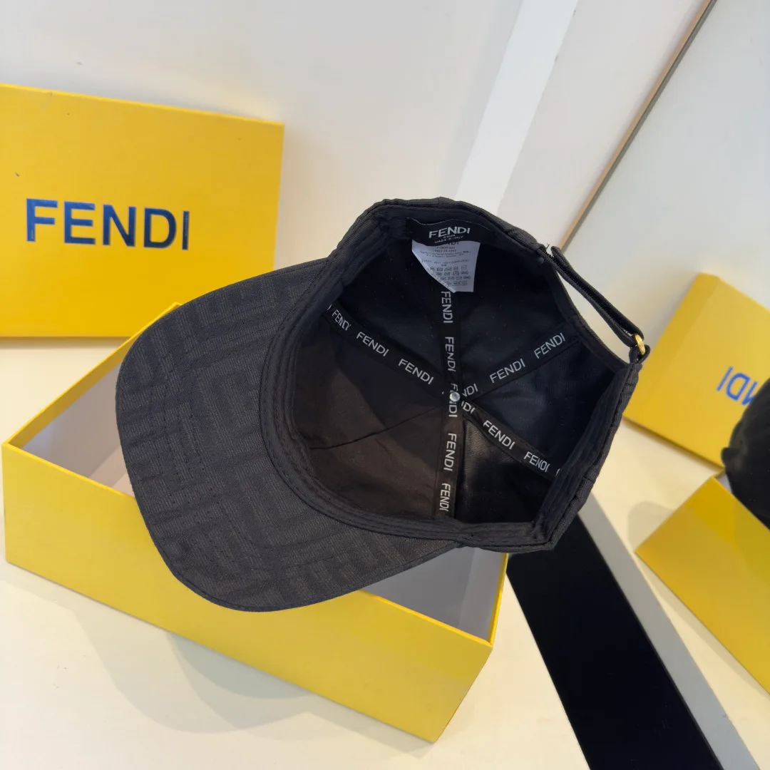 Головные Уборы Fendi 11416630