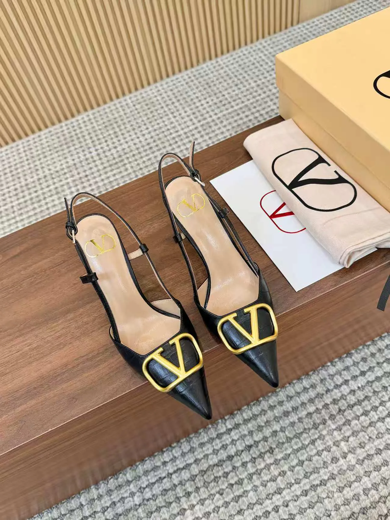 Босоножки Женские Valentino 12156367