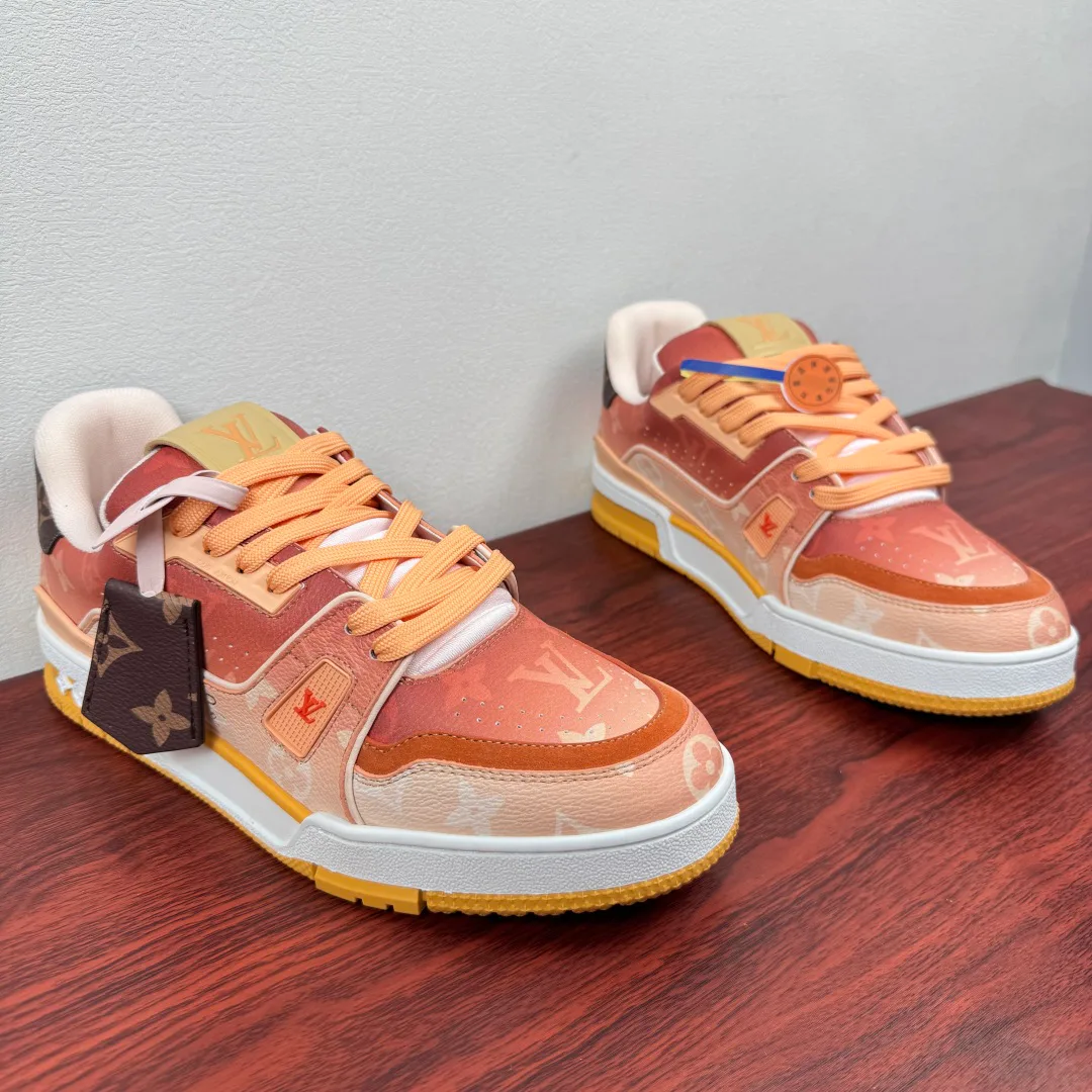 Кроссовки Женские Louis Vuitton 12209521