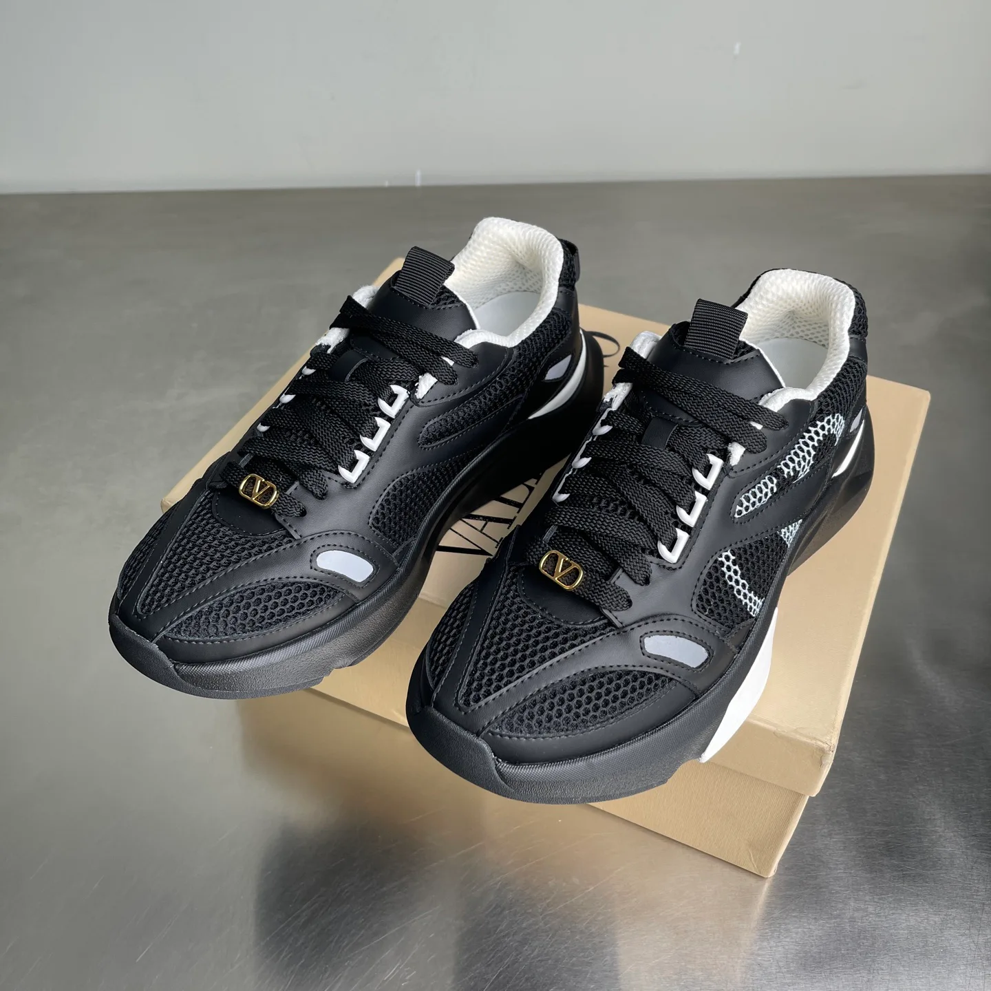 Кроссовки Мужские Valentino 16967129