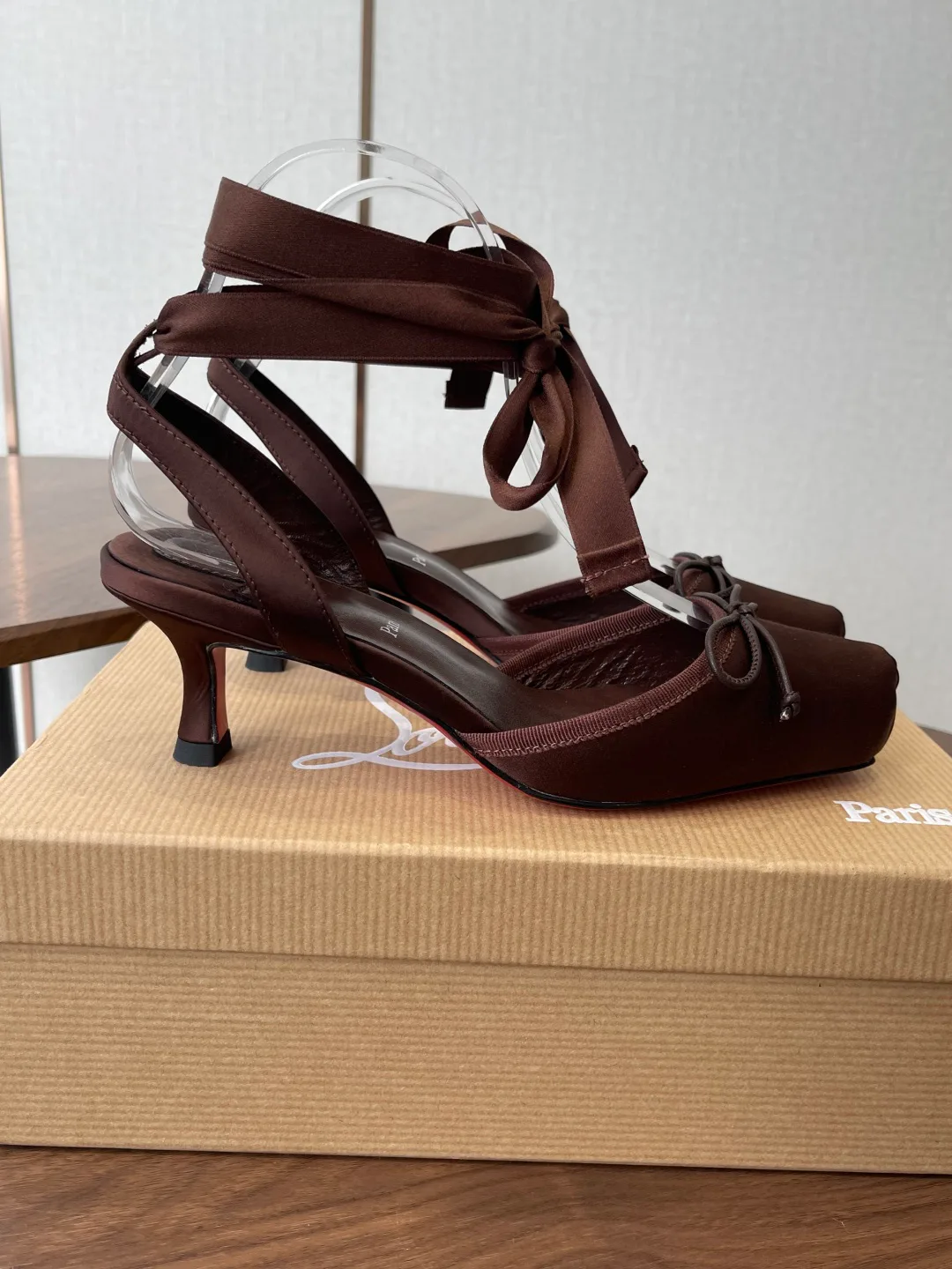 Босоножки Женские Christian Louboutin 11966282