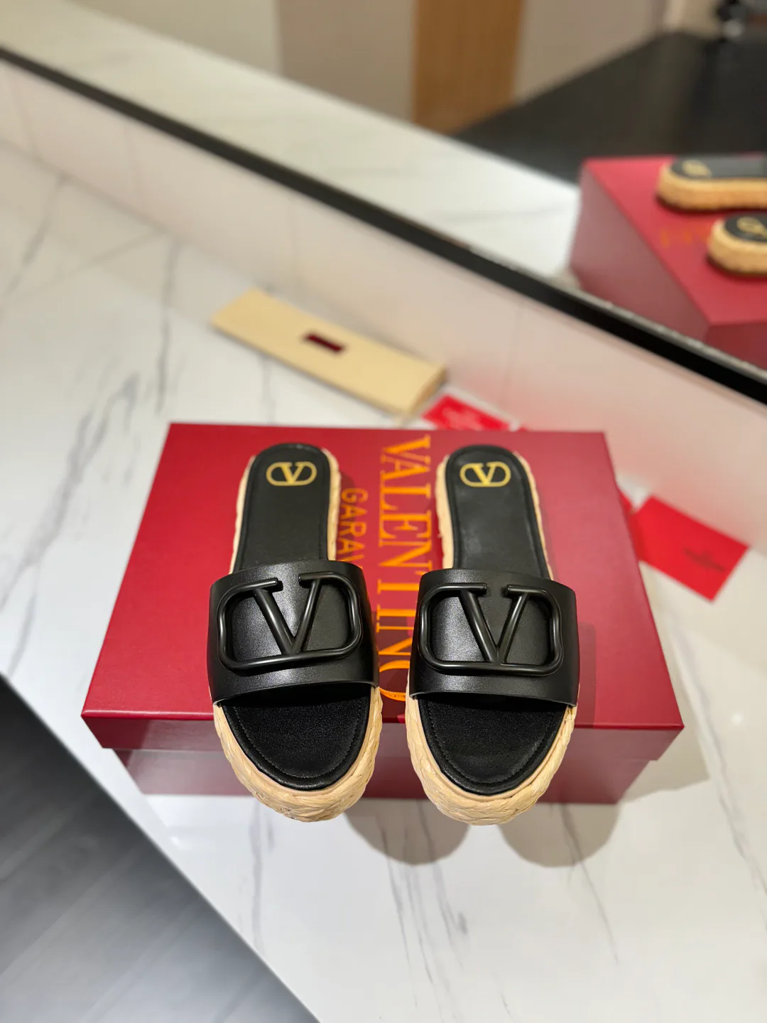 Босоножки Женские Valentino 17946607