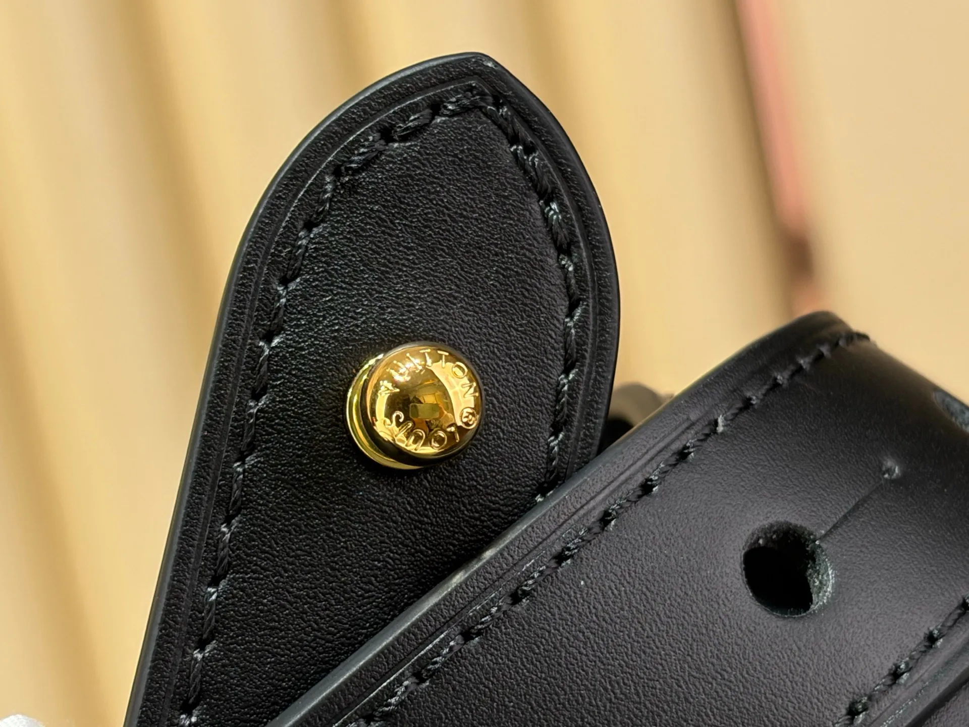 Классические Сумки Женские Louis Vuitton 17499364
