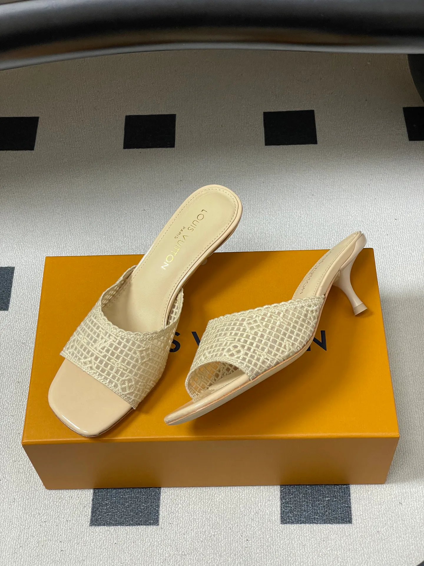 Босоножки Женские Louis Vuitton 13343908