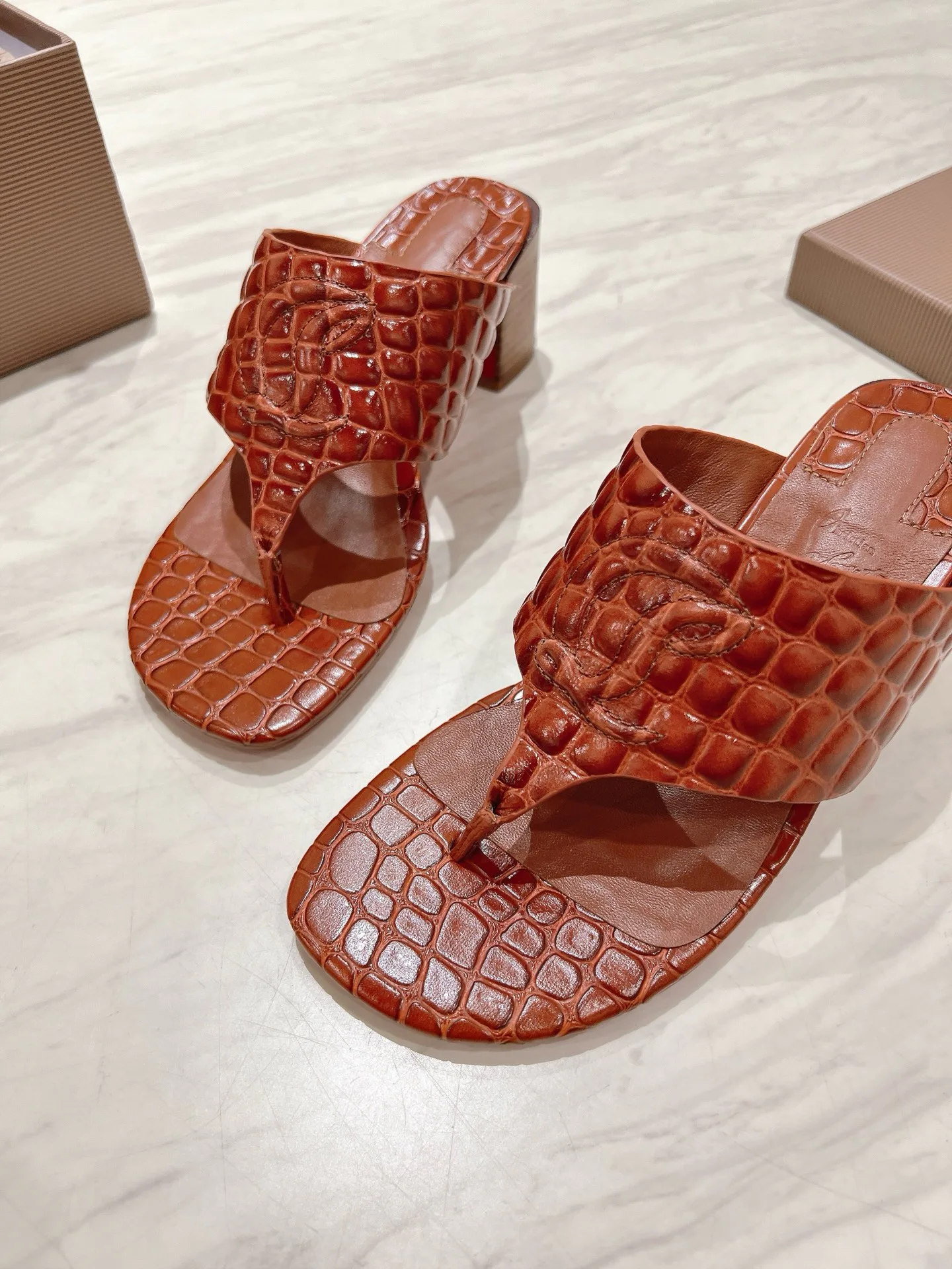 Босоножки Женские Christian Louboutin 35783