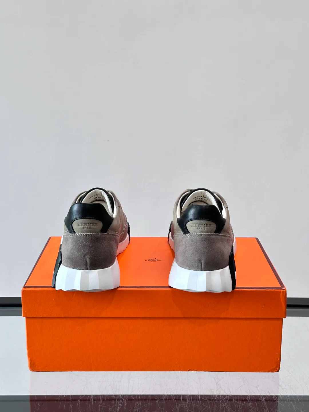 Кроссовки Женские Hermes 17439909