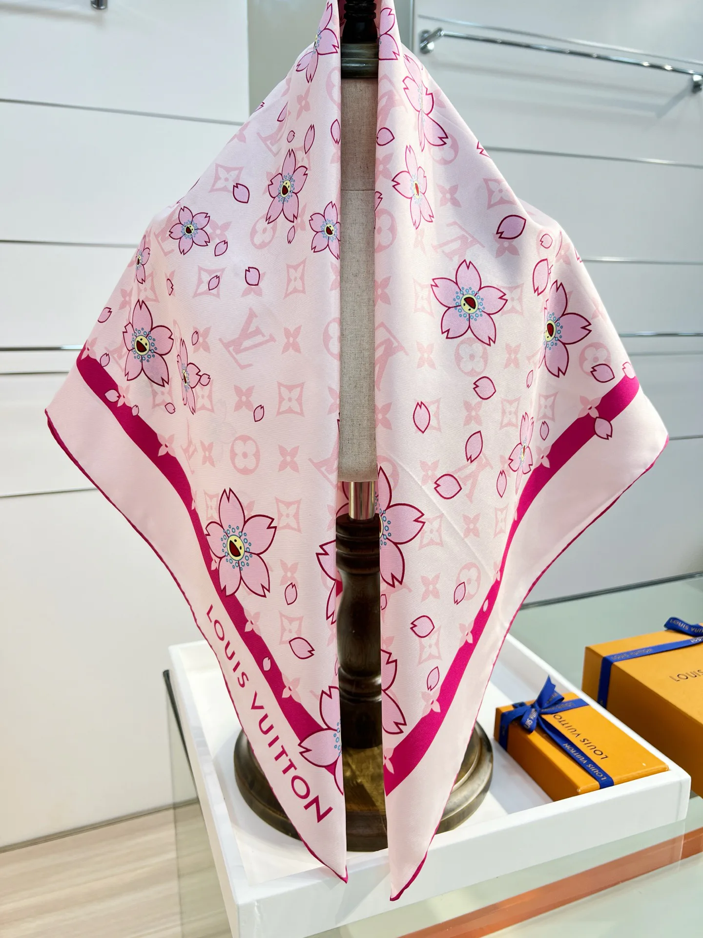 Платки Louis Vuitton 11264306