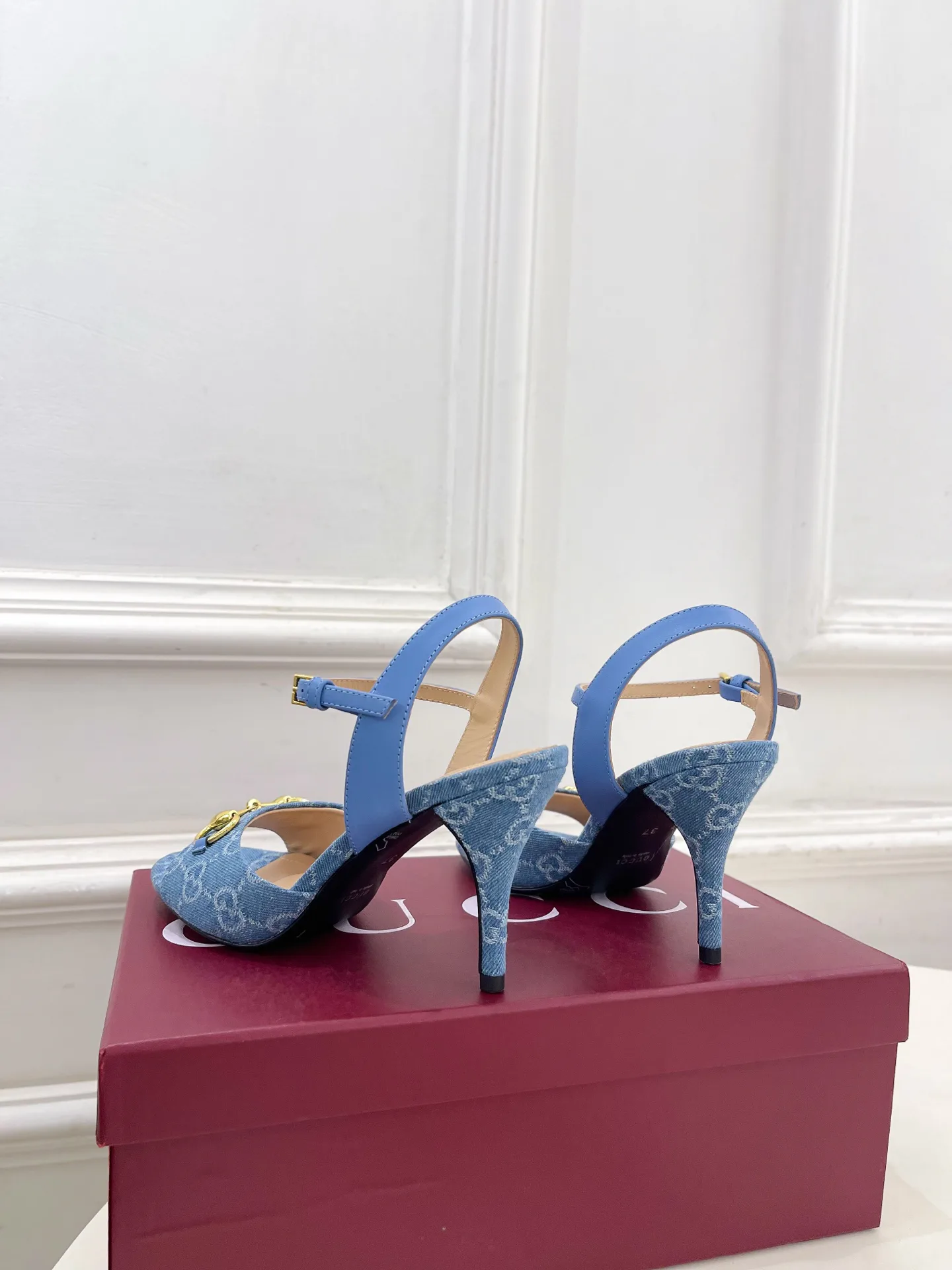 Босоножки Женские Gucci 13218179