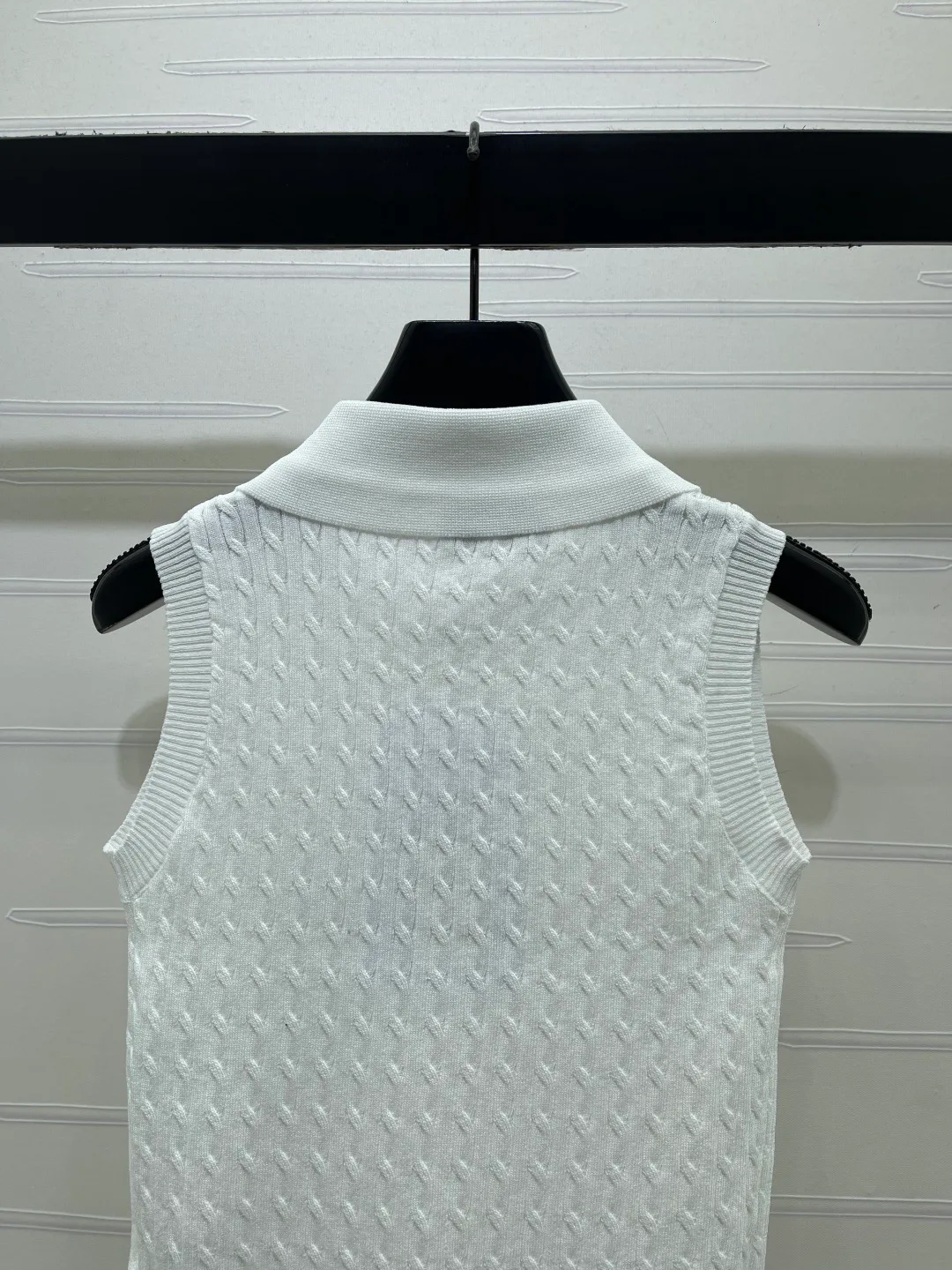 Жилеты Женские Chanel 17399241