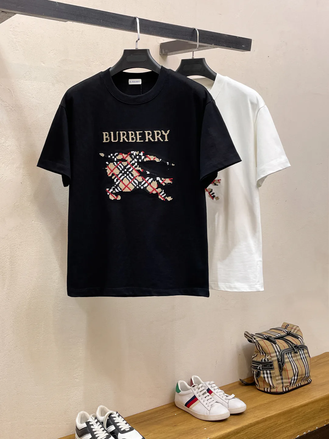Футболки Женские Burberry 13230470