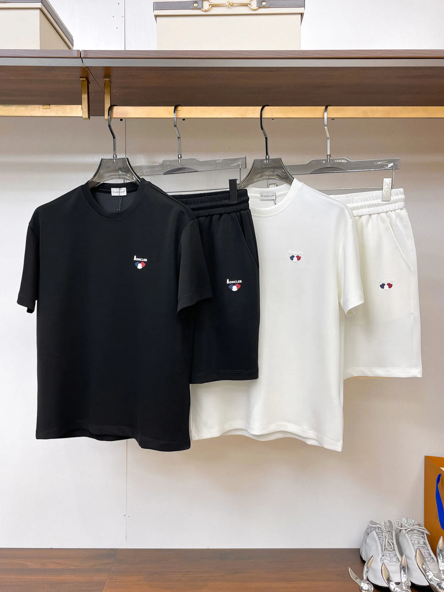 Куртки И Пуховики Мужские Moncler 13255828