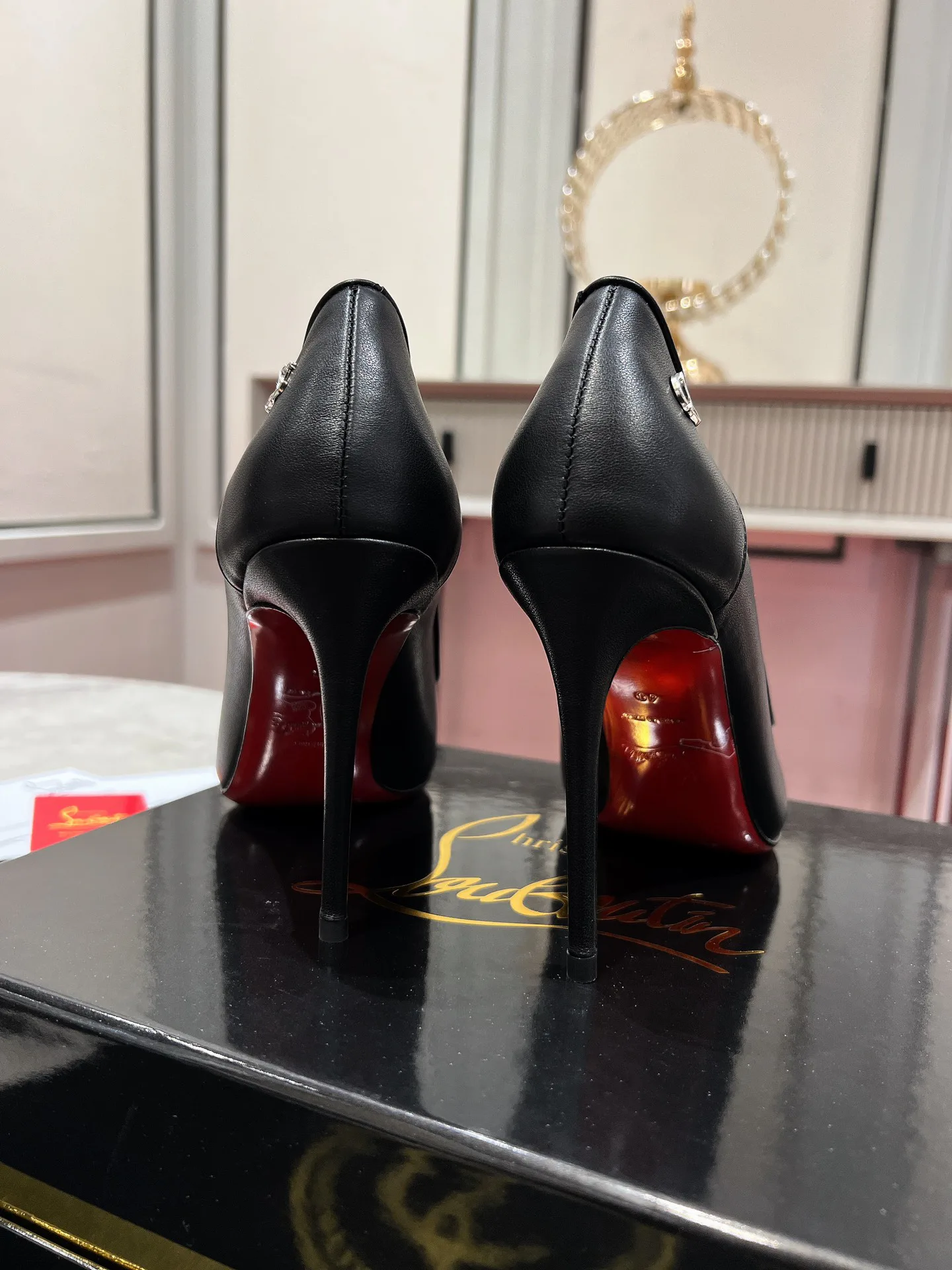 Туфли Женские Christian Louboutin 21631